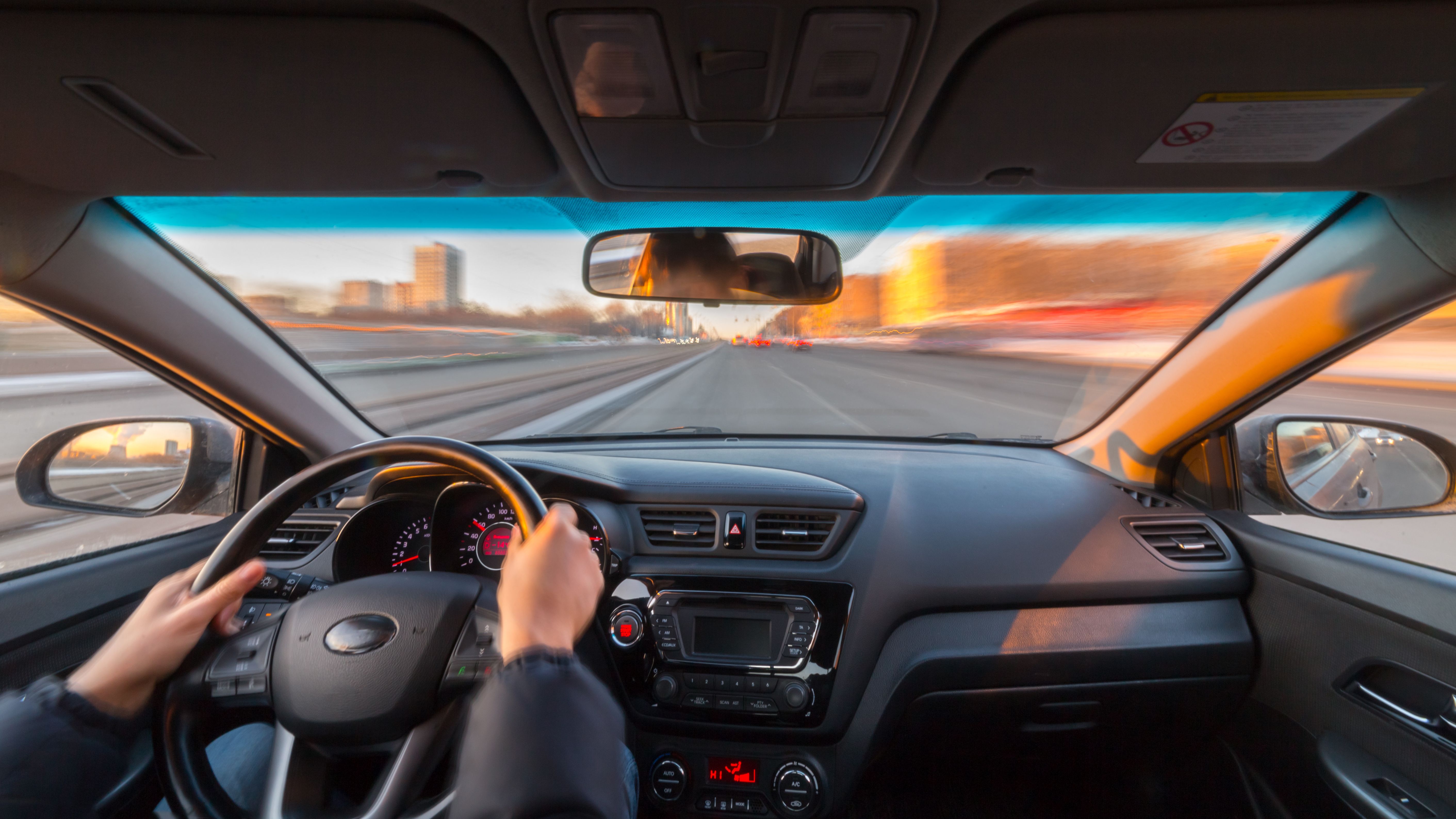 Wystarczy 200 zł i możesz mieć wpisane nowe uprawnienia w prawo jazdy bez kosztownego kursu – chodzi o kod 96