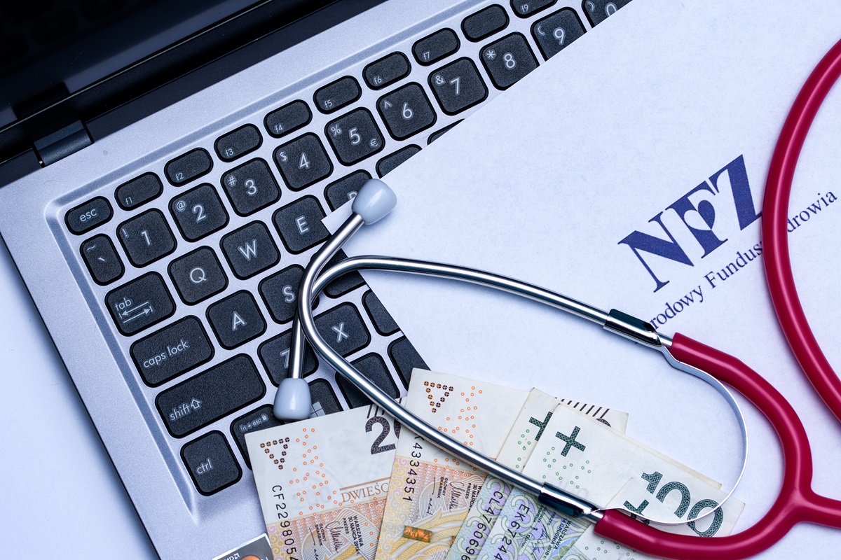 nfz, pieniądze, stetoskop