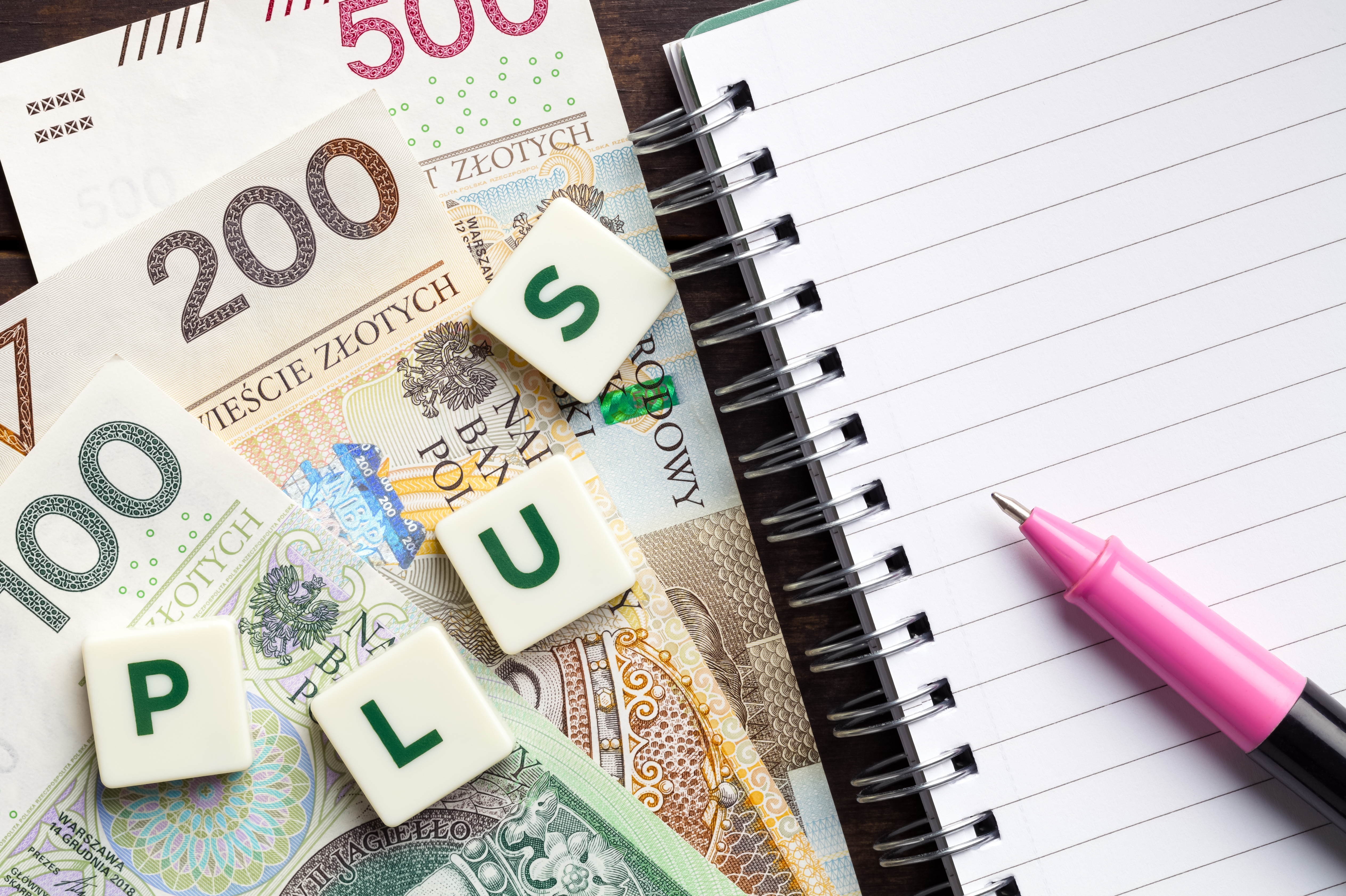 Komunikat ZUS: Terminy wypłat 800 plus od czerwca 2025 r. do maja 2026 r. Jest jeden nowy termin i zmiany dla obywateli Ukrainy