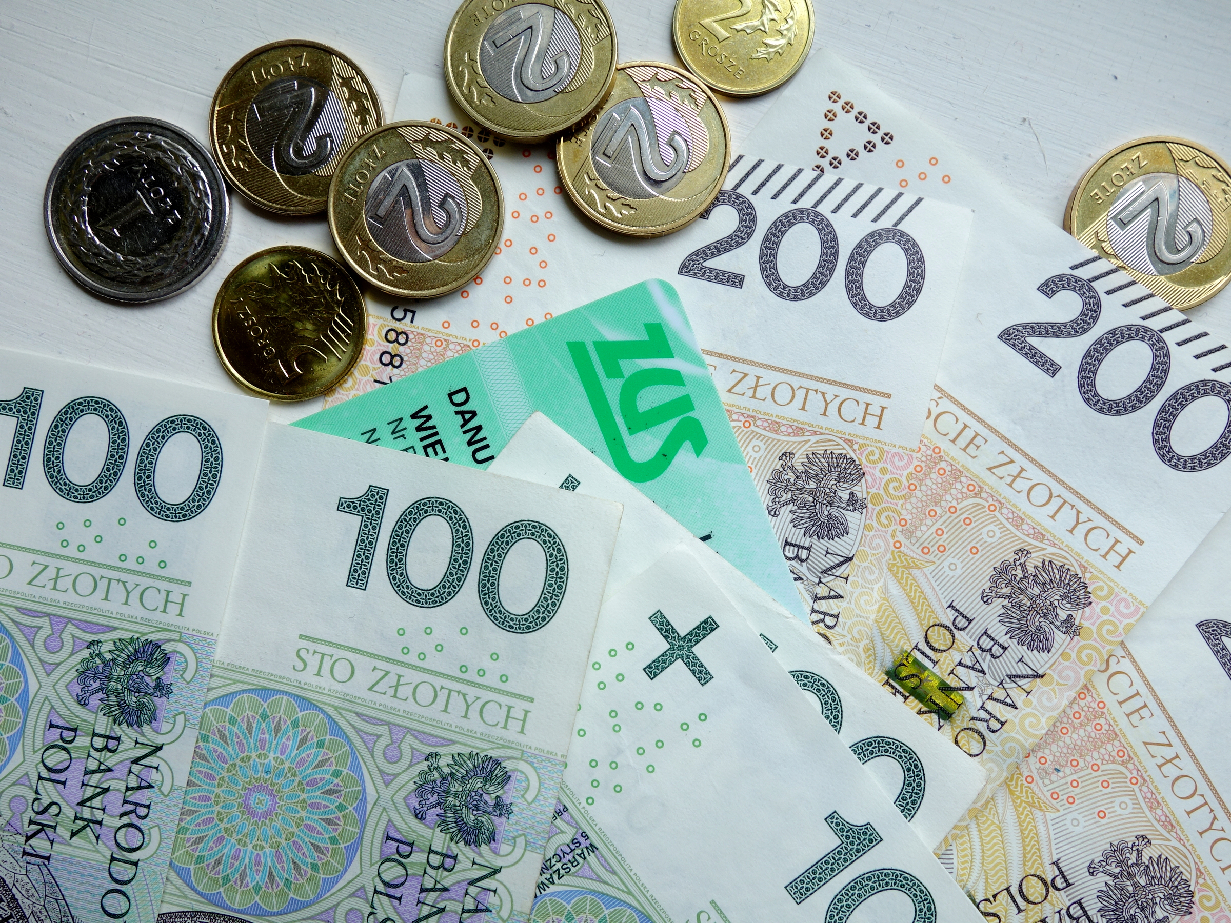 Czternasta emerytura w 2025 r. Jaka kwota brutto - netto: najniższa emerytura, czy Rada Ministrów da więcej? Kiedy wypłata?