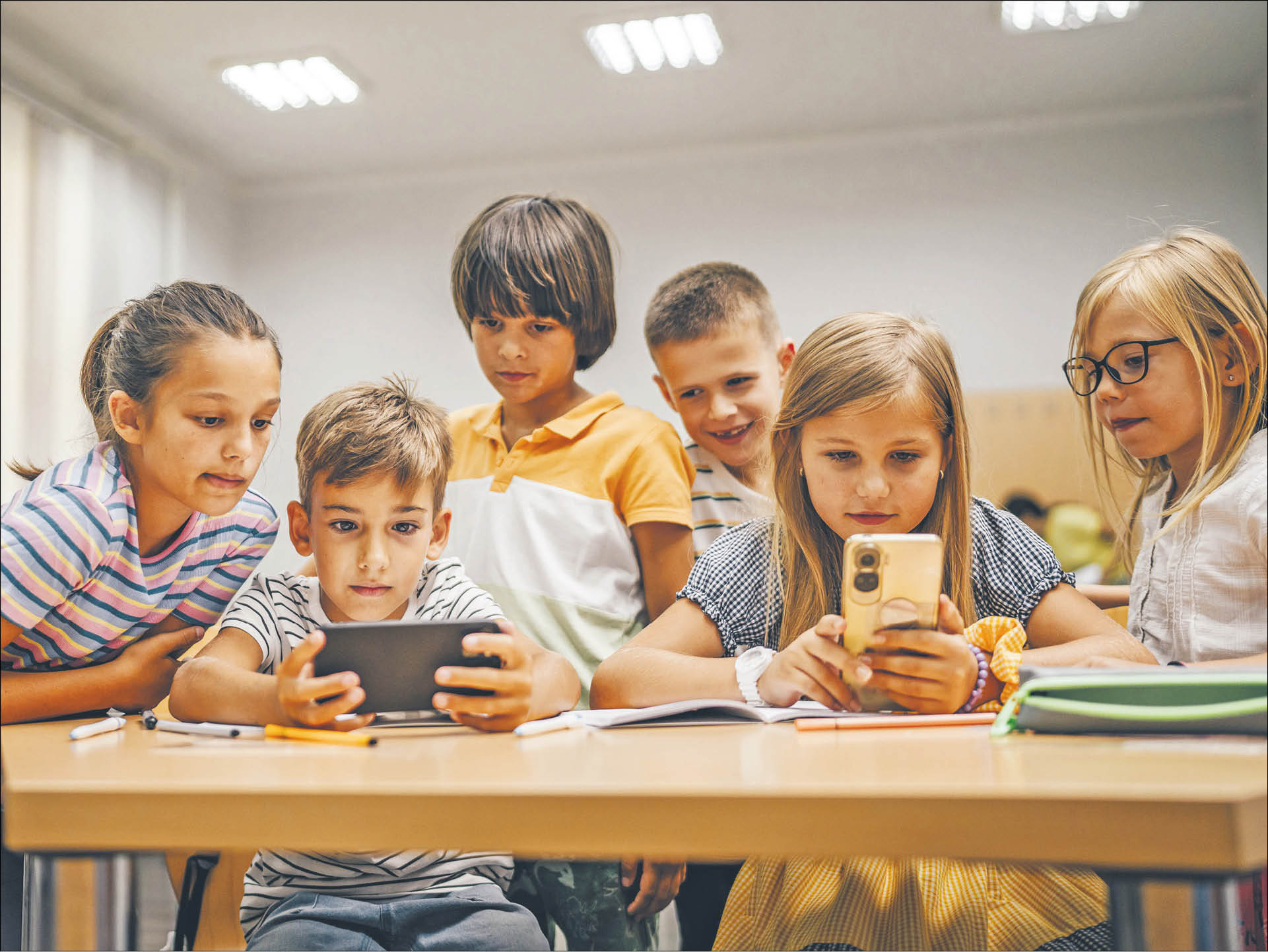 smartfony telefony w szkołach prawo oświatowe ustawa o edukacji prawo oświatowe ministerstwo edukacji MEN profilaktyka uzależnień edukacja zdrowotna higiena cyfrowa uzależnienie od smartfona zdrowie psychiczne dzieci edukacja 2025 zmiany w szkołach