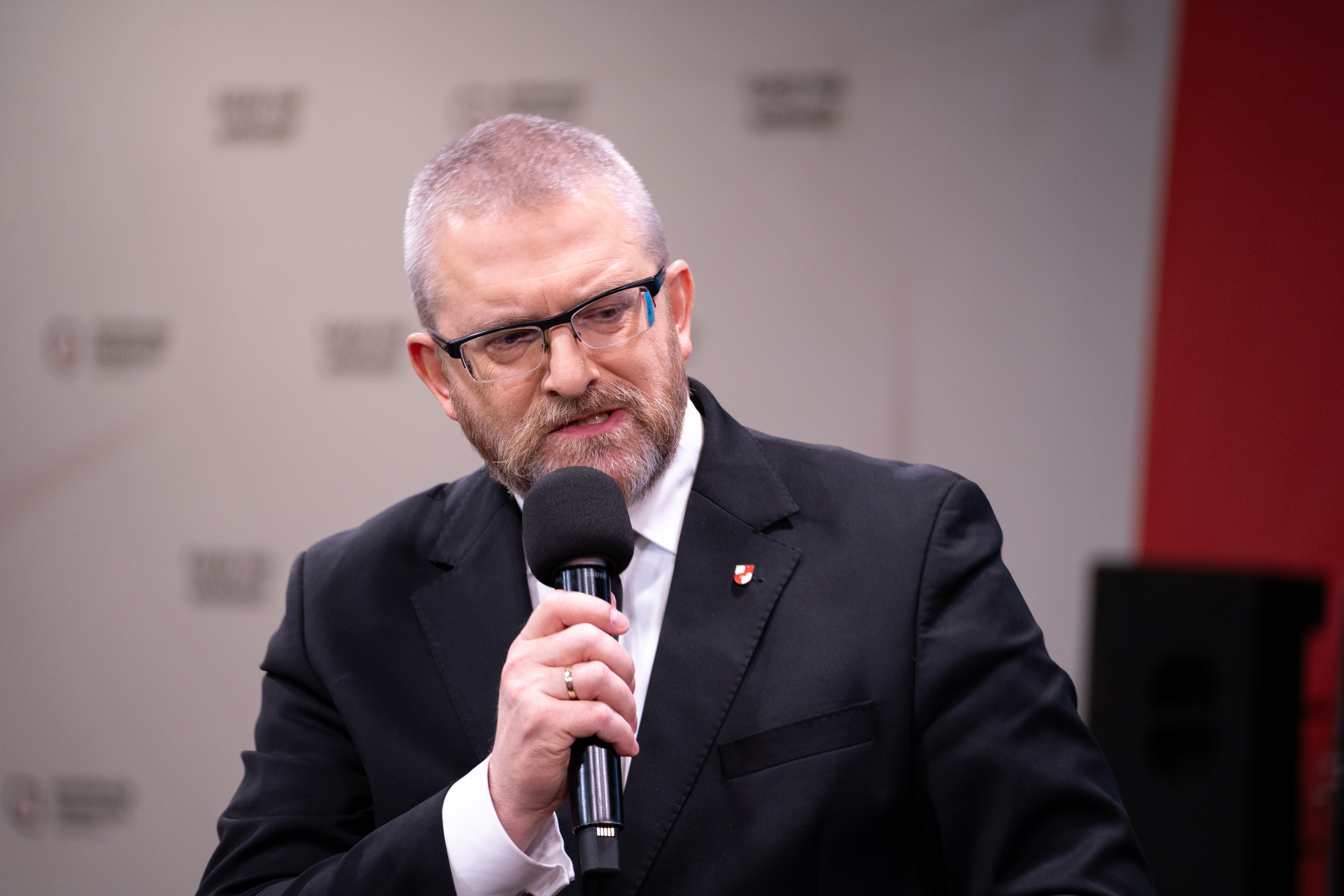 Smerf Malarz: Do następnego parlamentu musimy wprowadzić silną reprezentację prawicy wolnościowej