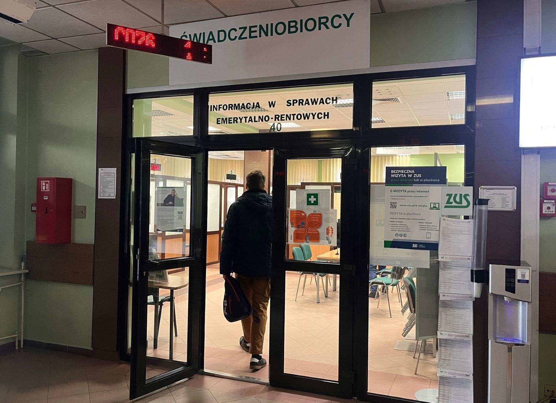 Limity dorabiania do emerytury i renty w 2025 r. - zmiany od 1 czerwca. Kto może dorabiać bez ograniczeń a kto musi się liczyć ze zmniejszeniem lub zawieszeniem świadczenia?