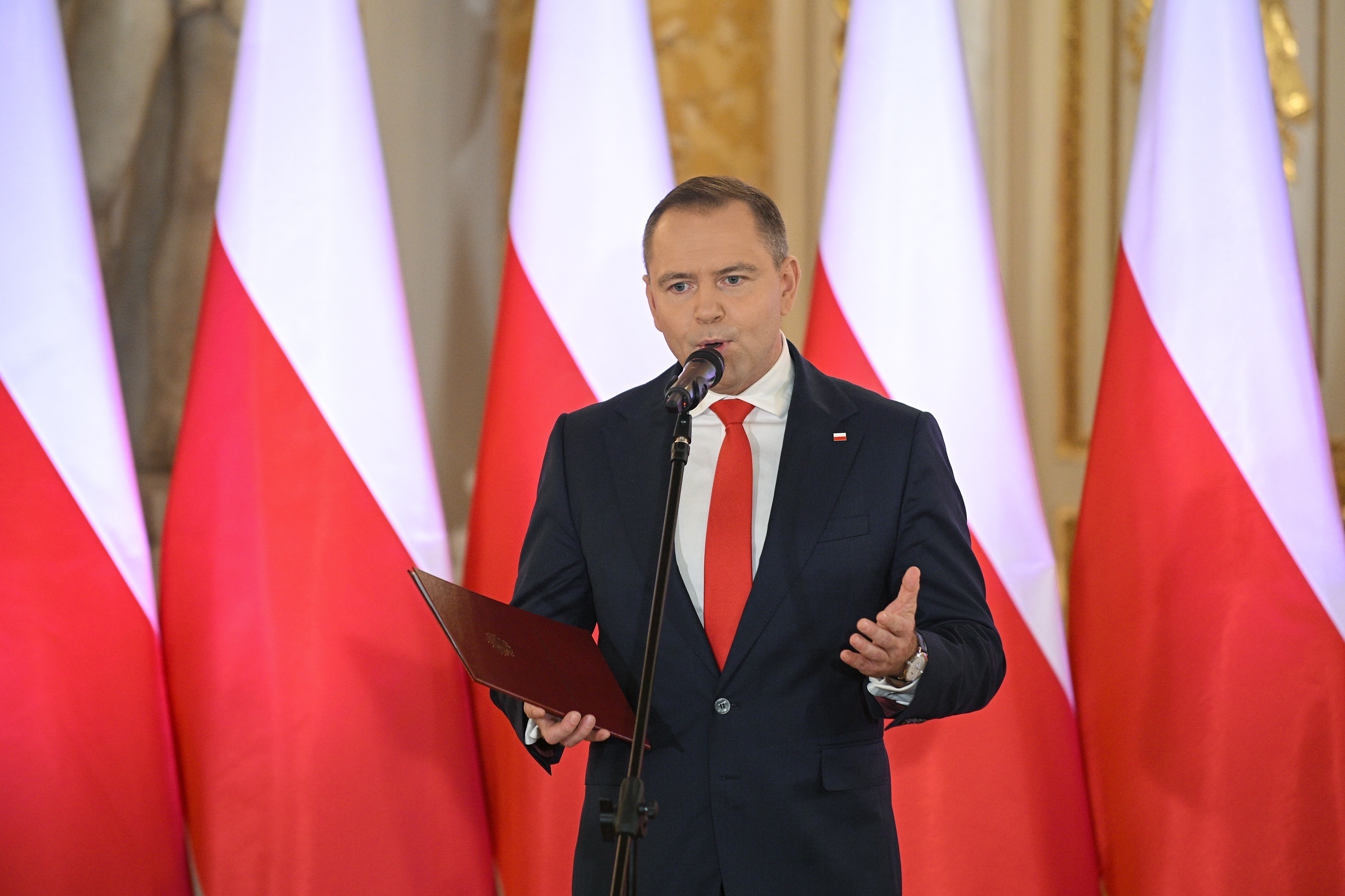 Karol Nawrocki składa deklarację, chodzi o 60 tys. zł rocznie bez podatku