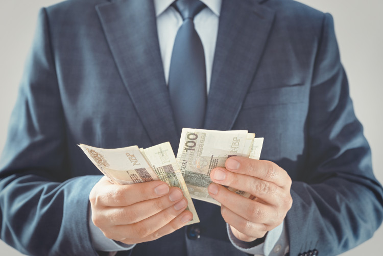 Za staż: dodatkowe 518 zł premii w październiku 2025 r.