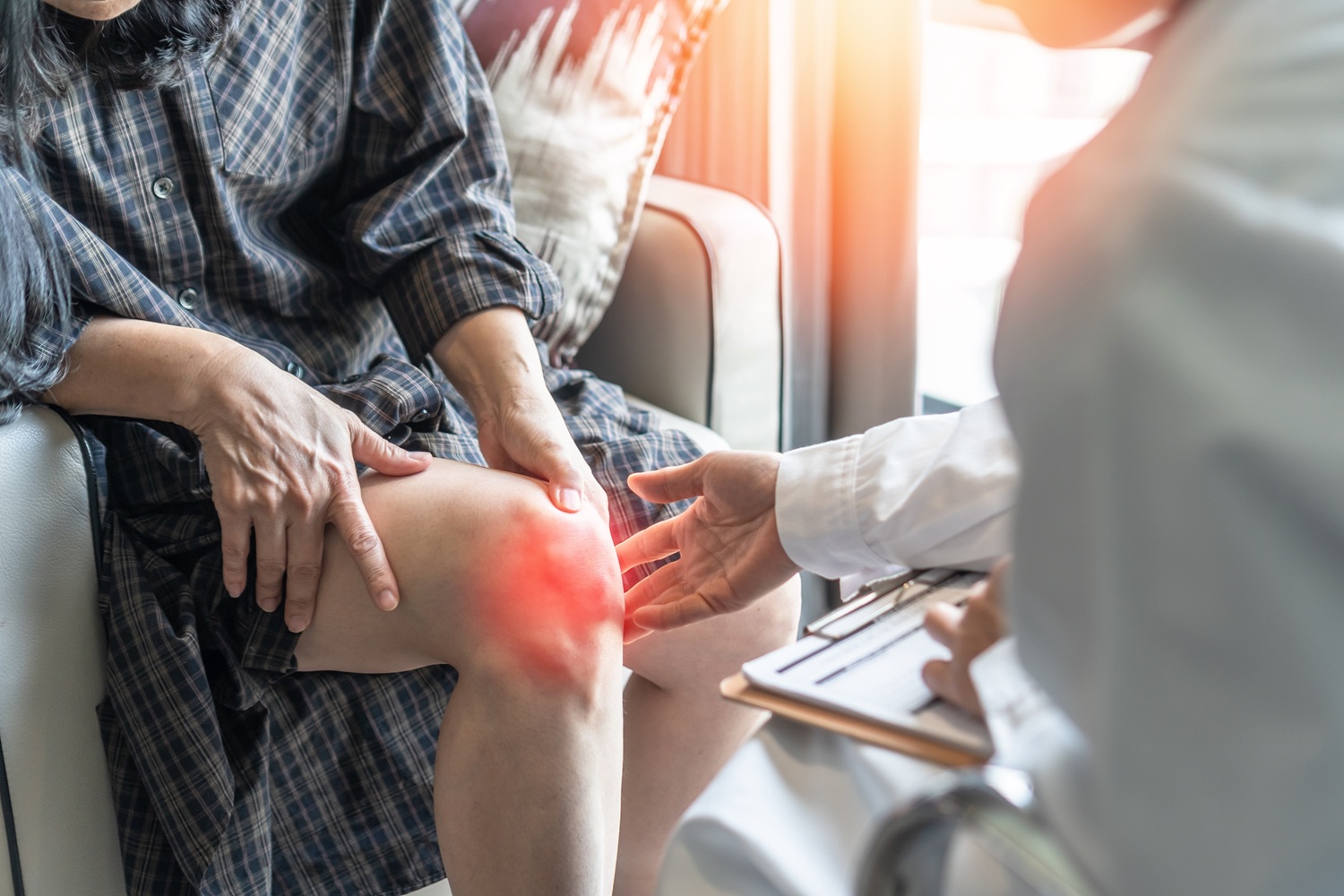 Zapalenie stawów dotyka ludzi w każdym wieku. Pilotażowy program KOWZS pozwala na wczesną diagnostykę i rozpoczęcie leczenia.