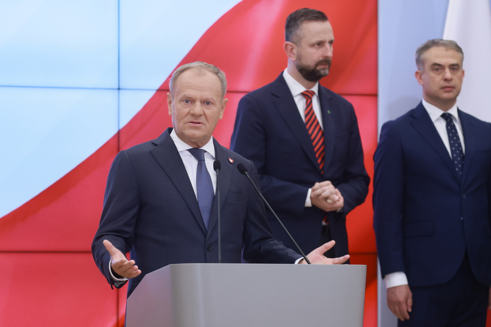 Rekonstrukcja rządu stała się faktem. Premier Donald Tusk ogłosił: mniej ministrów, więcej odpowiedzialności, nowa jakość zarządzania państwem