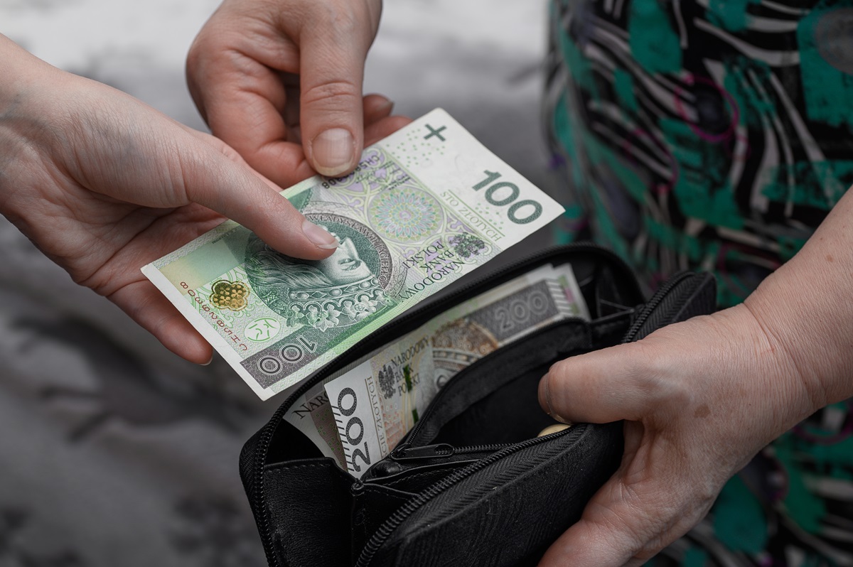 Najczęstsze przyczyny odmowy renty wdowiej. To średnio 356,79 zł dodatku z ZUS