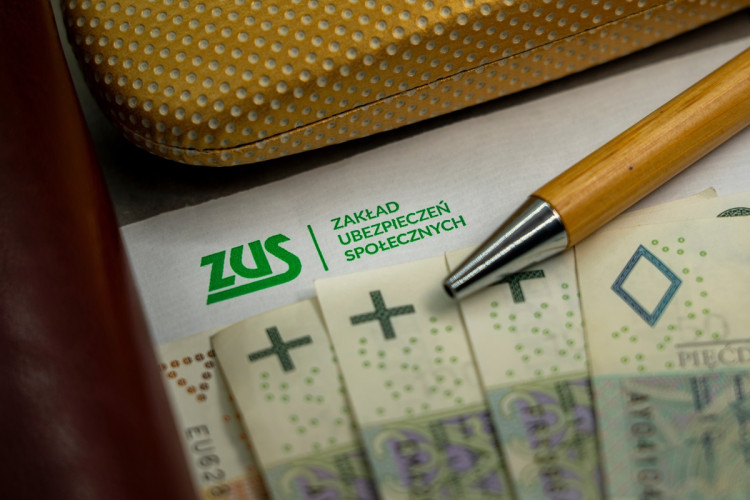 Nowe zasady składania dokumentów do zasiłku macierzyńskiego i zasiłku pogrzebowego - wyjaśnienia ZUS