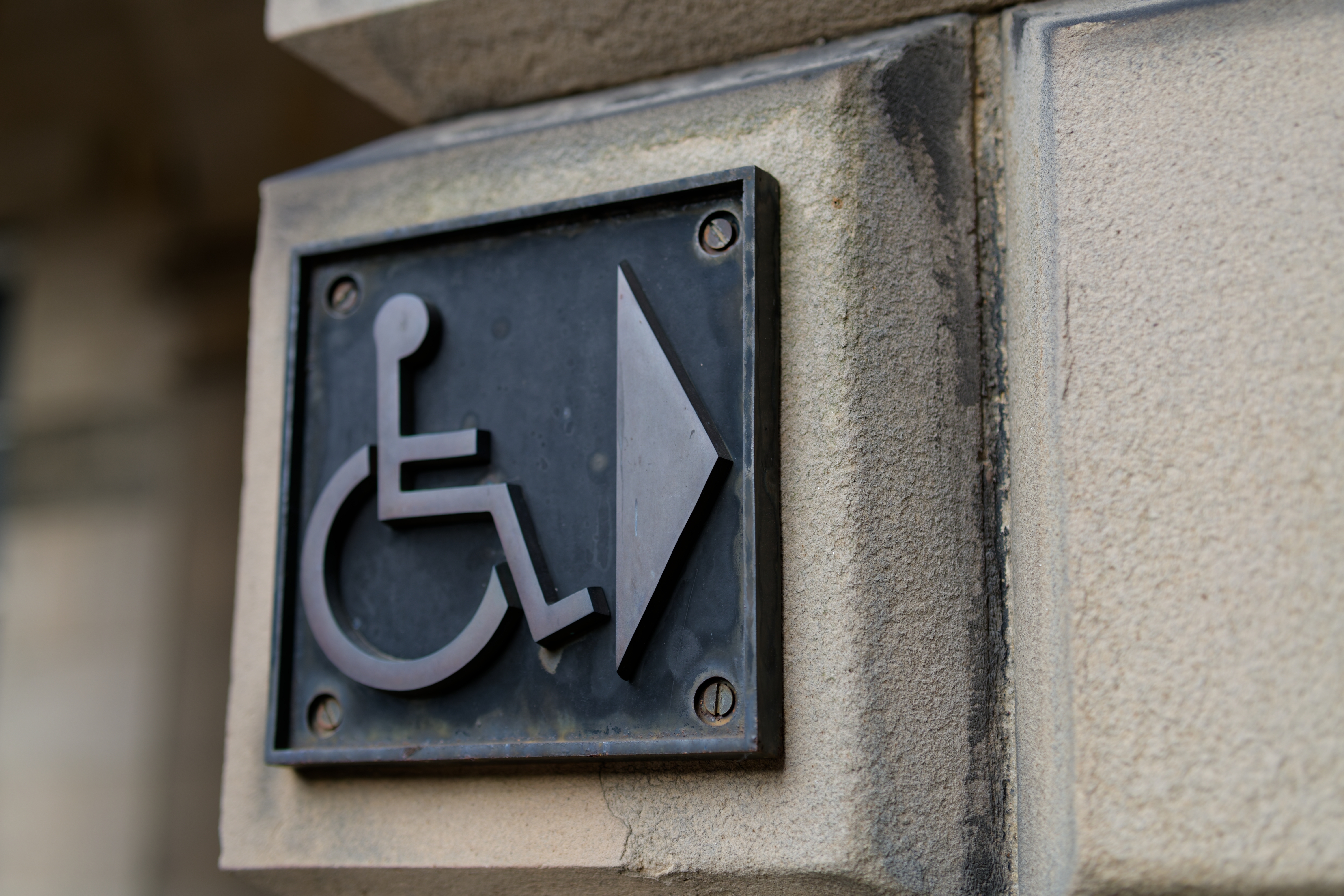 II stopień niepełnosprawności w 2025 r. – co przysługuje, krok po kroku