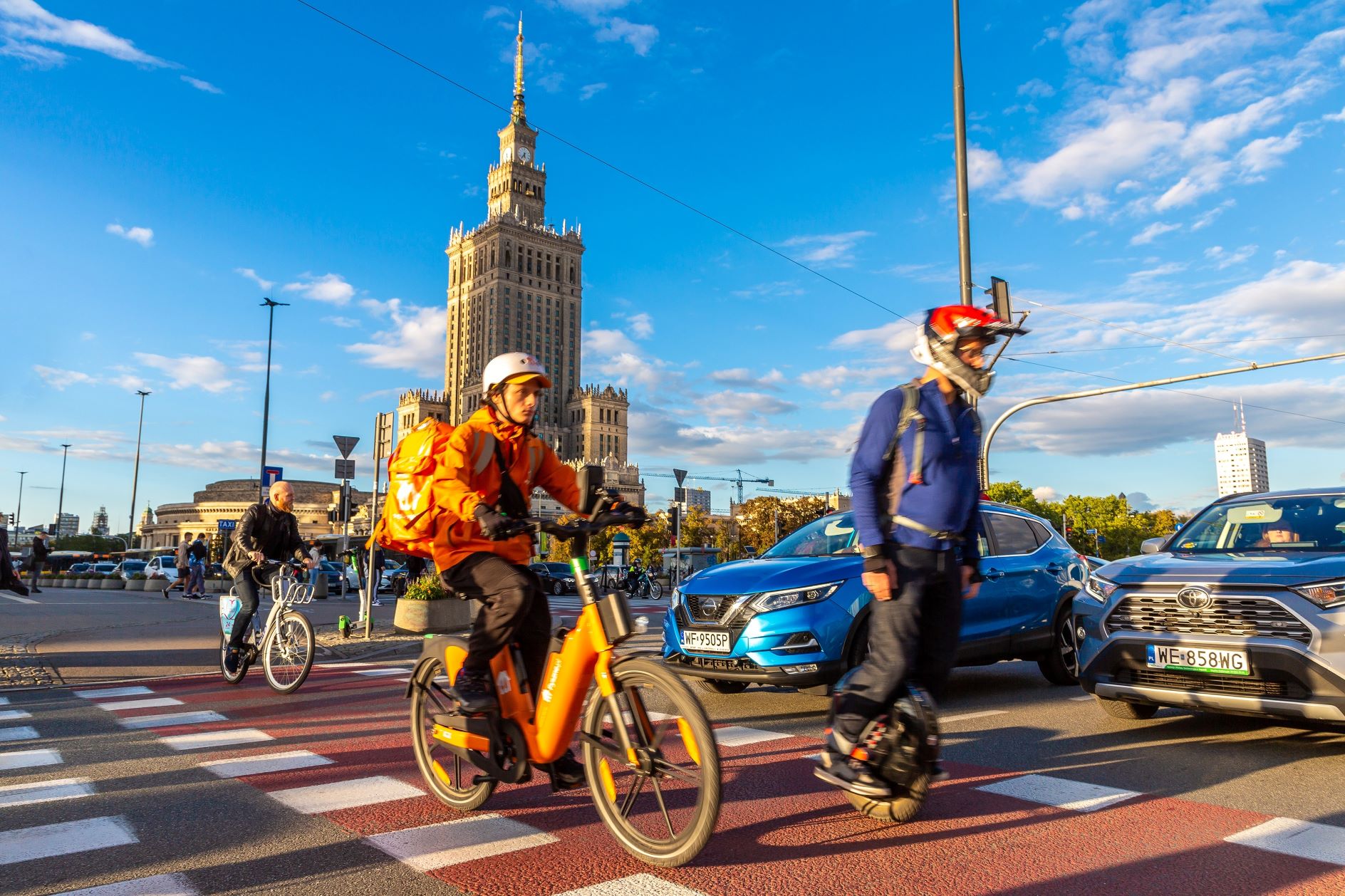 Za co rowerzysta może dostać mandat? ABC jazdy rowerem poza jezdnią: chodniki, ciągi pieszo-rowerowe, ścieżki rowerowe, pasy, użycie dzwonka, parkowanie