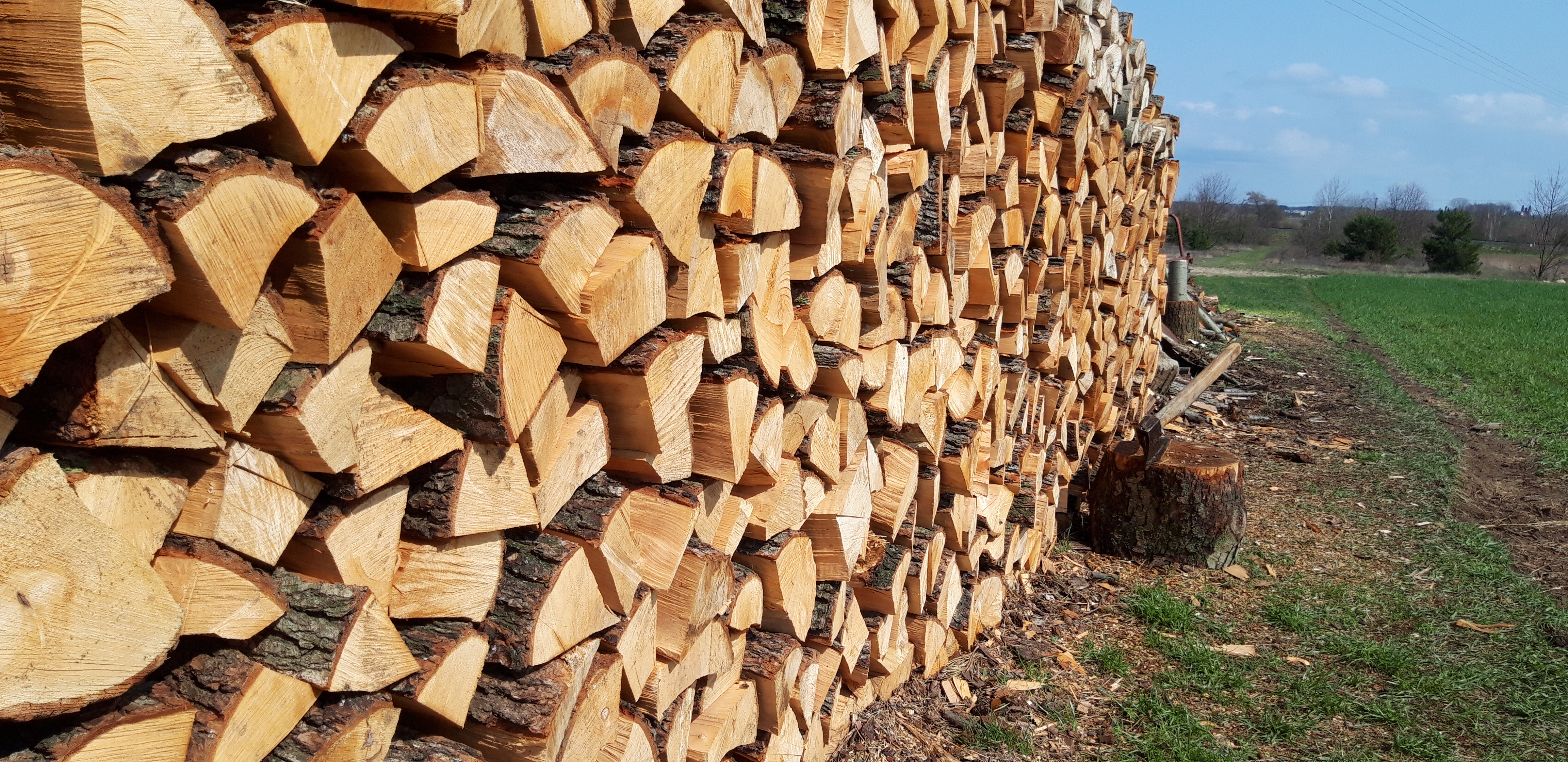 Drewno dobrej jakości nie trafi już do pieca! Nowe przepisy zmieniają wszystko