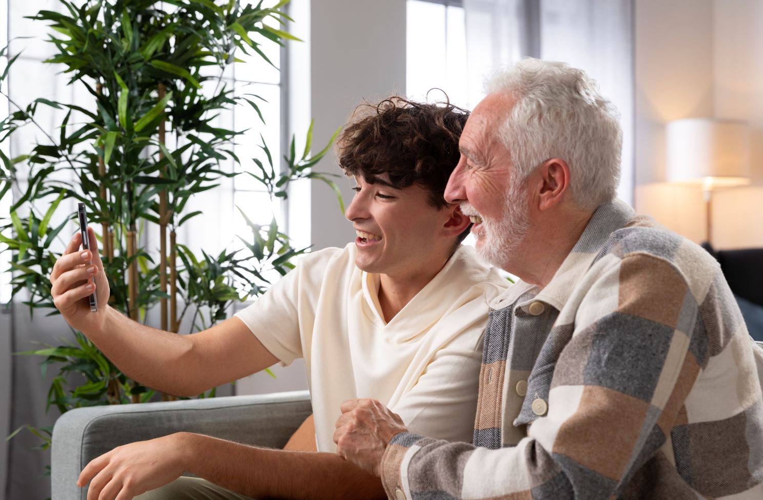 Dlaczego warto udzielić pełnomocnictwa do konta bankowego? Jakie prawa ma pełnomocnik a jakie współwłaściciel konta?