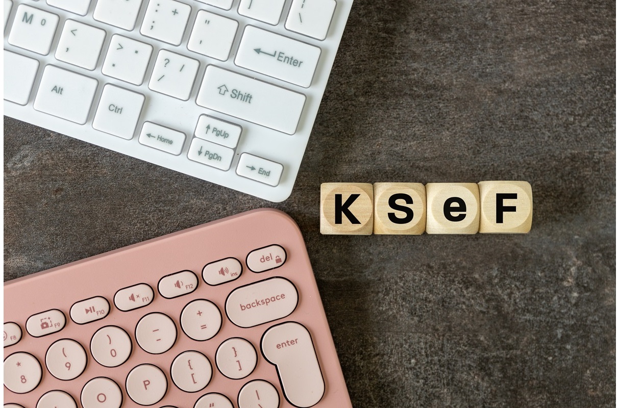 Od kiedy KSeF: co to za system faktur, co warto wiedzieć? Dla kogo będzie obowiązkowy w 2026 roku?