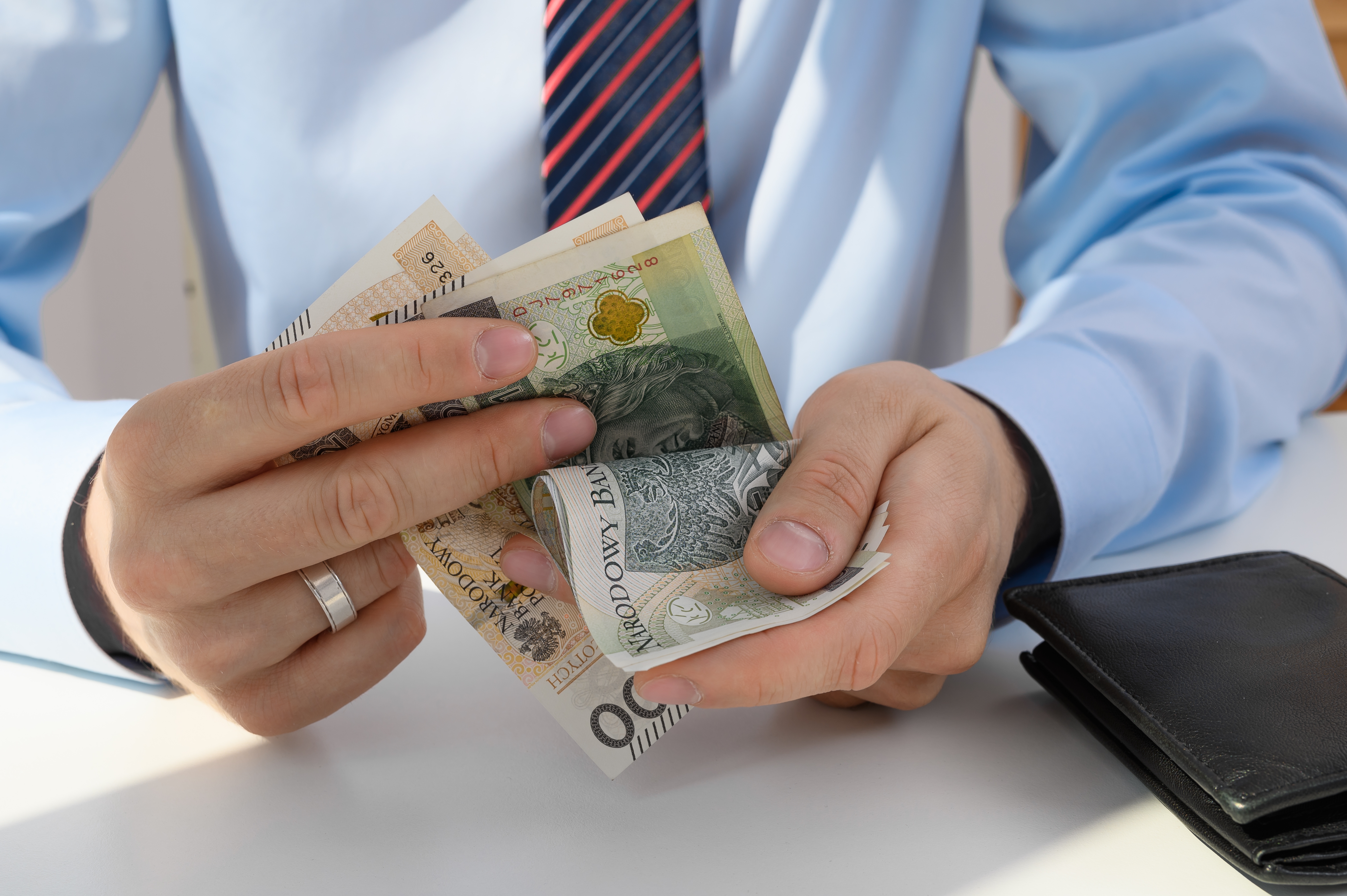 Podwyżki dla samorządowców już obowiązują! Od dziś wójtowie i urzędnicy z nowymi limitami. Co dokładnie się zmienia?