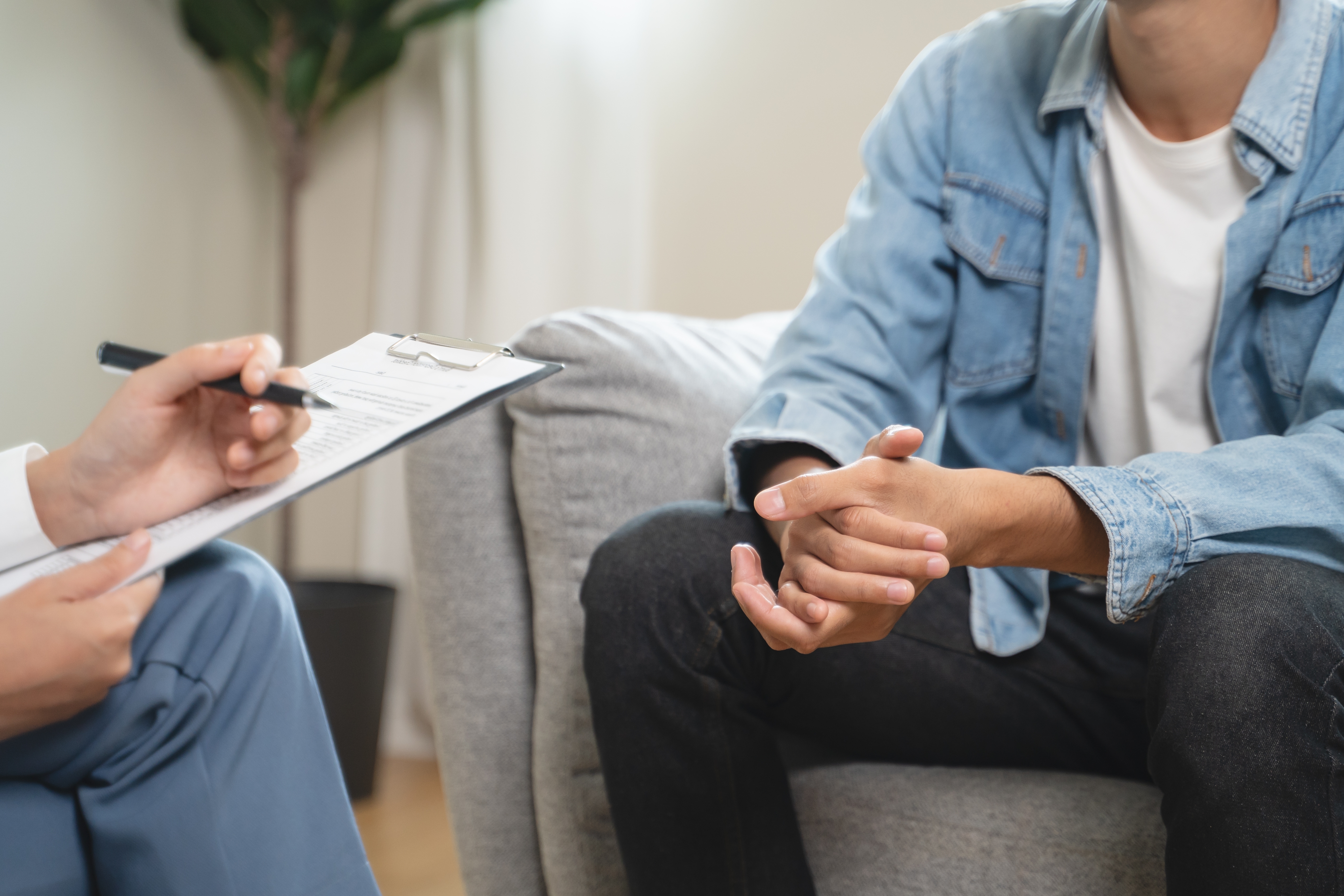 Kto nadużywa zwolnień lekarskich: wszyscy, ale nie młodzi pracownicy. To kwestia nie tylko zdrowia