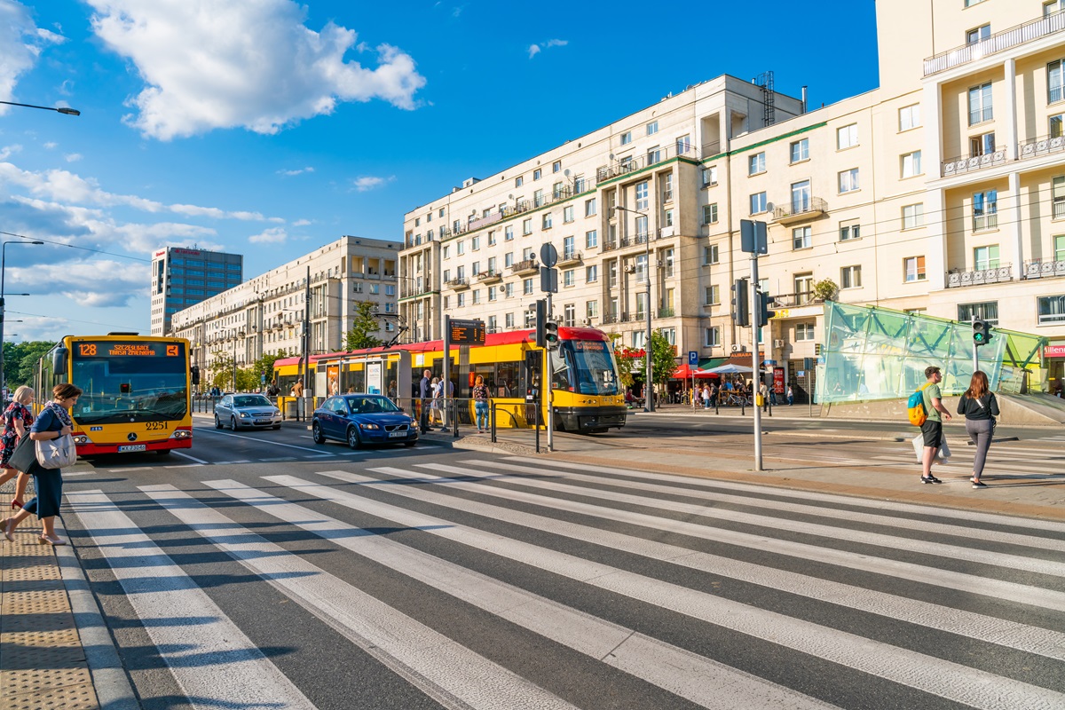 Nowe benefity: coraz więcej pracodawców dopłaca do dojazdów do pracy. 137 zł to przeciętny koszt dojazdu Polaka do pracy