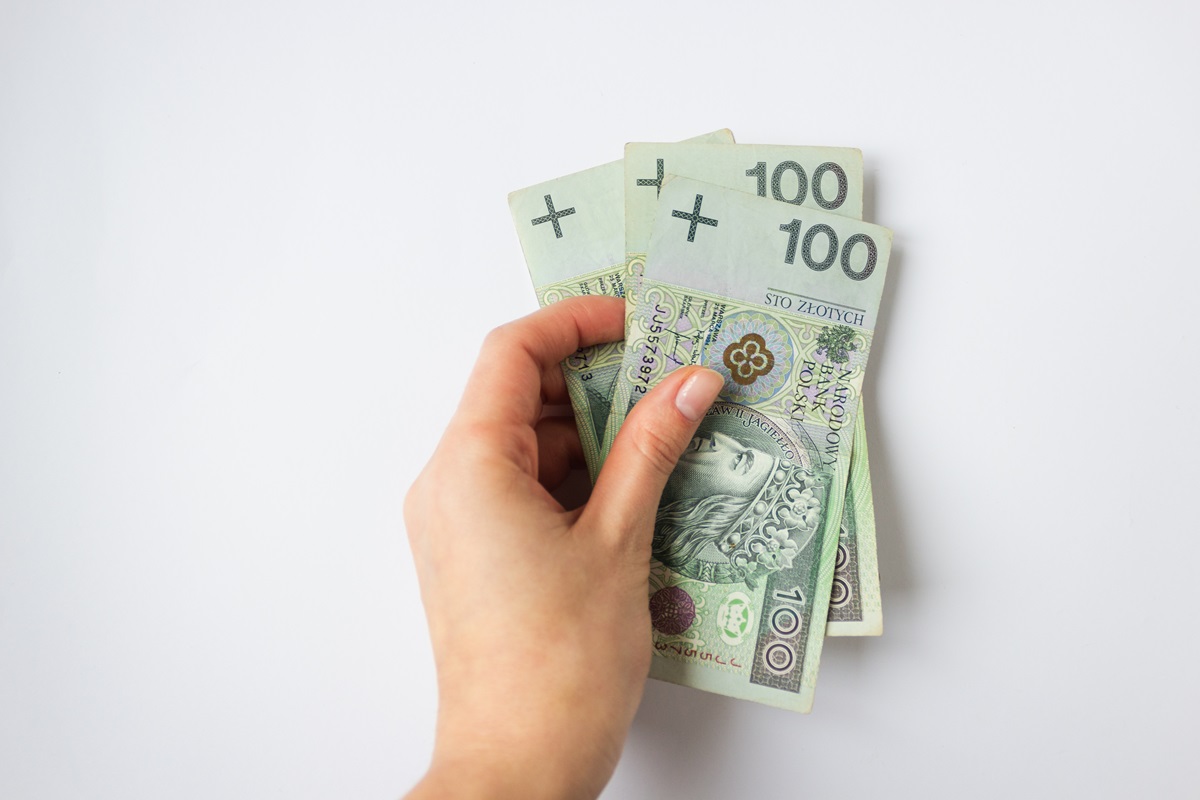 Żeby zaoszczędzić w grudniu, trzeba złożyć wniosek w listopadzie. Później już takiej możliwości nie będzie. Kto się zagapi, ten straci