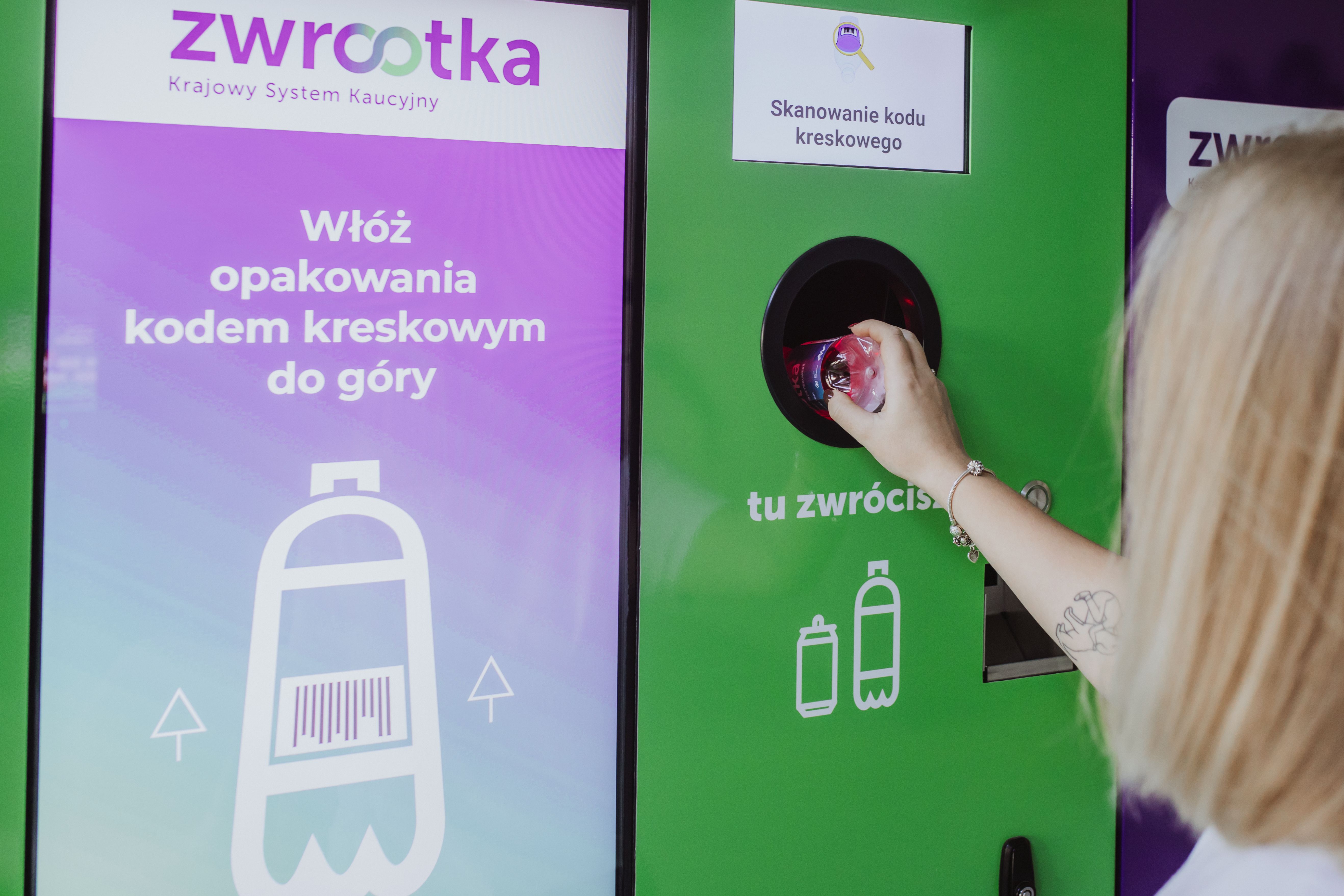 System kaucyjny w Polsce rusza 1 października 2025. Co warto wiedzieć, zanim oddasz butelkę lub puszkę? [WYWIAD]