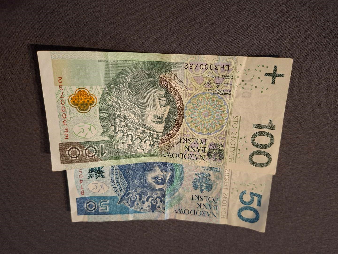 Skarbówka potwierdza: darowizny od rodzeństwa zwolnione z podatku choćby przy wspólności majątkowej
