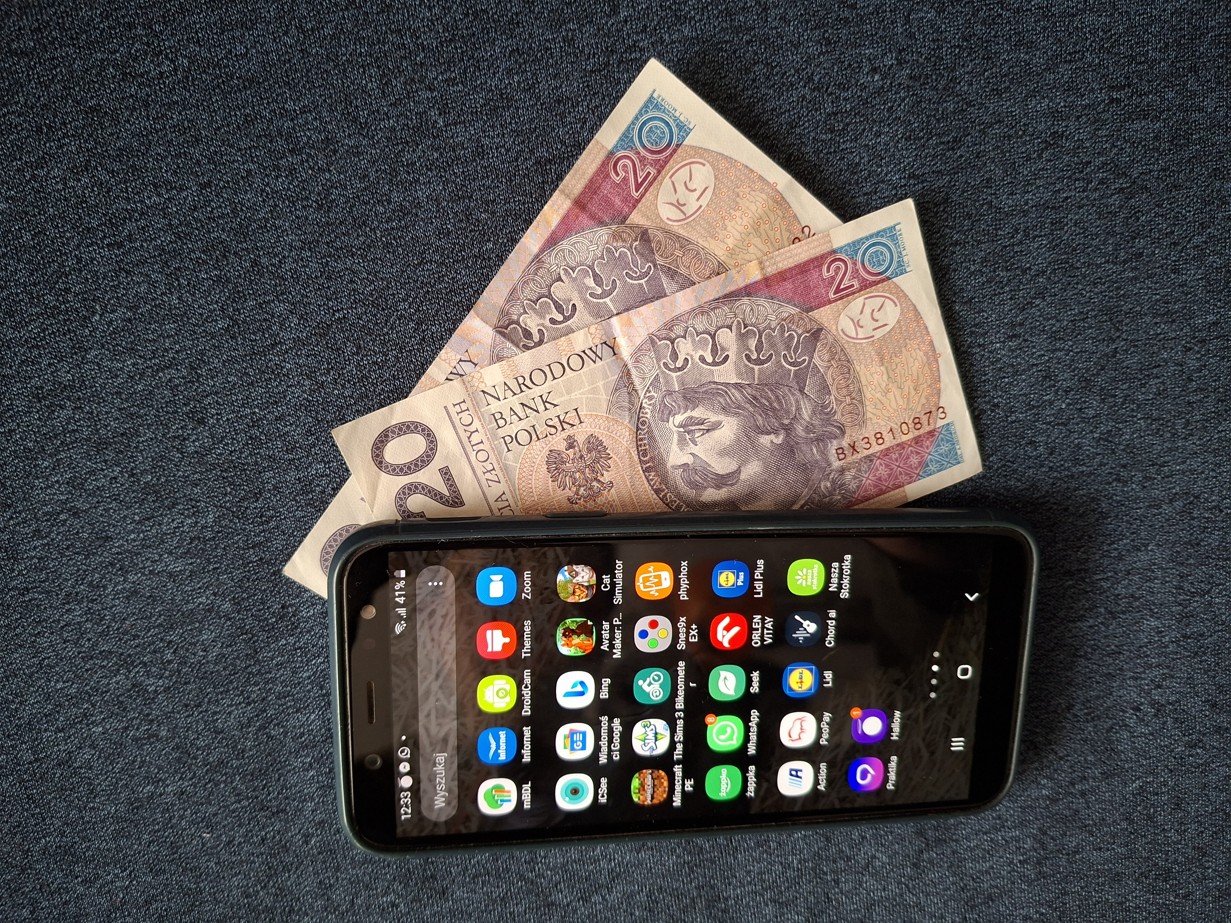 Nowy „podatek od telefonów” od 2026 roku! Ceny elektroniki pójdą w górę, a Polacy zapłacą więcej za każdy telefon, laptop i telewizor