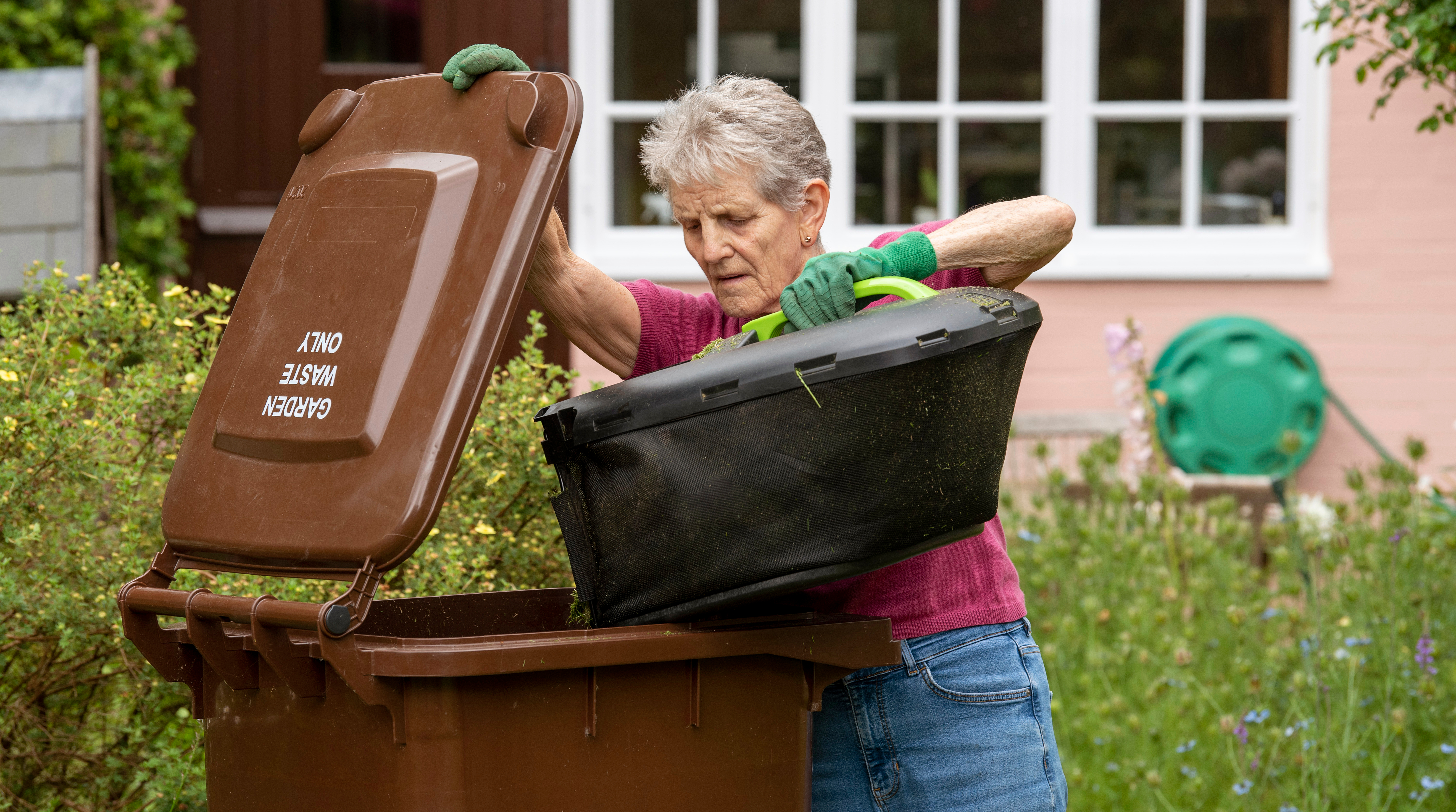 Nie wyrzucisz już bioodpadów. Od 1 grudnia 2025 r. obowiązują nowe zasady pozbywania się frakcji bio w gminach