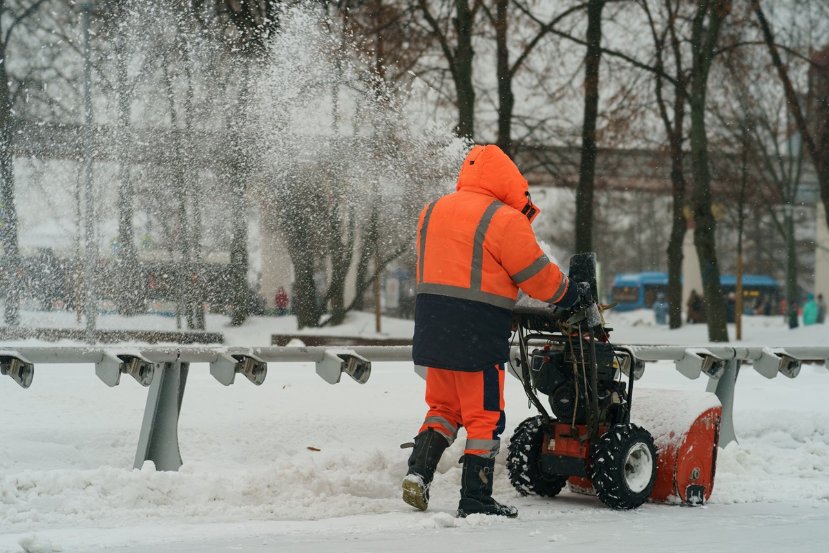 Do 31 marca 2026 r. trwa okres zimowy. Sprawdź 5 obowiązków pracodawcy w tym czasie