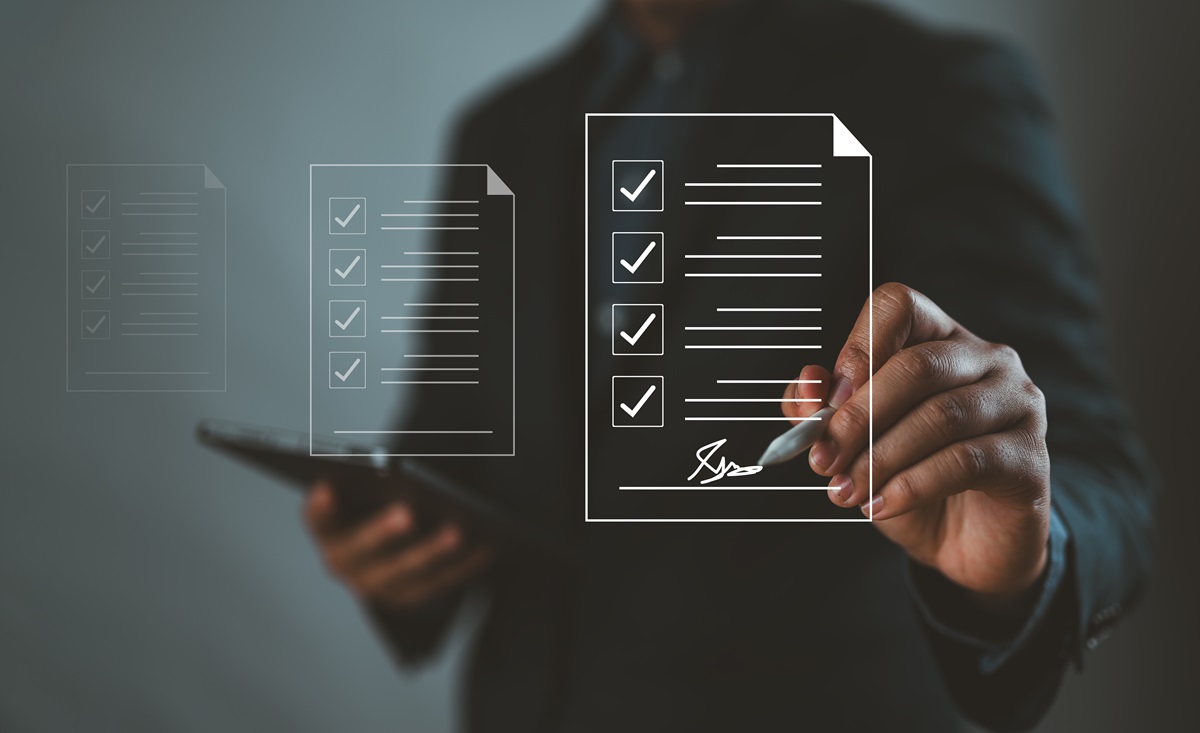 Podpisanie umowy o pracę w formie elektronicznej. Jak to zrobić zgodnie z przepisami prawa pracy