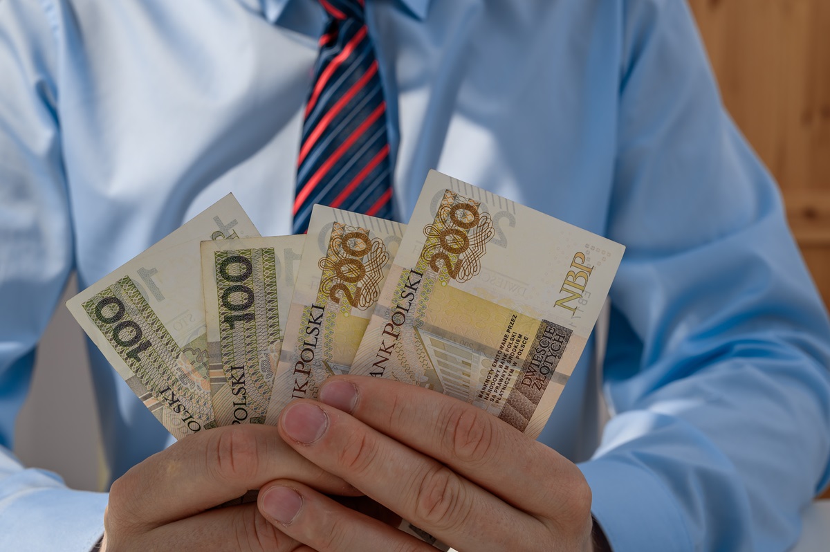 Więcej pieniędzy w kieszeni pracownika od stycznia. Podwyżka 9. świadczeń pracowniczych w 2026 r.
