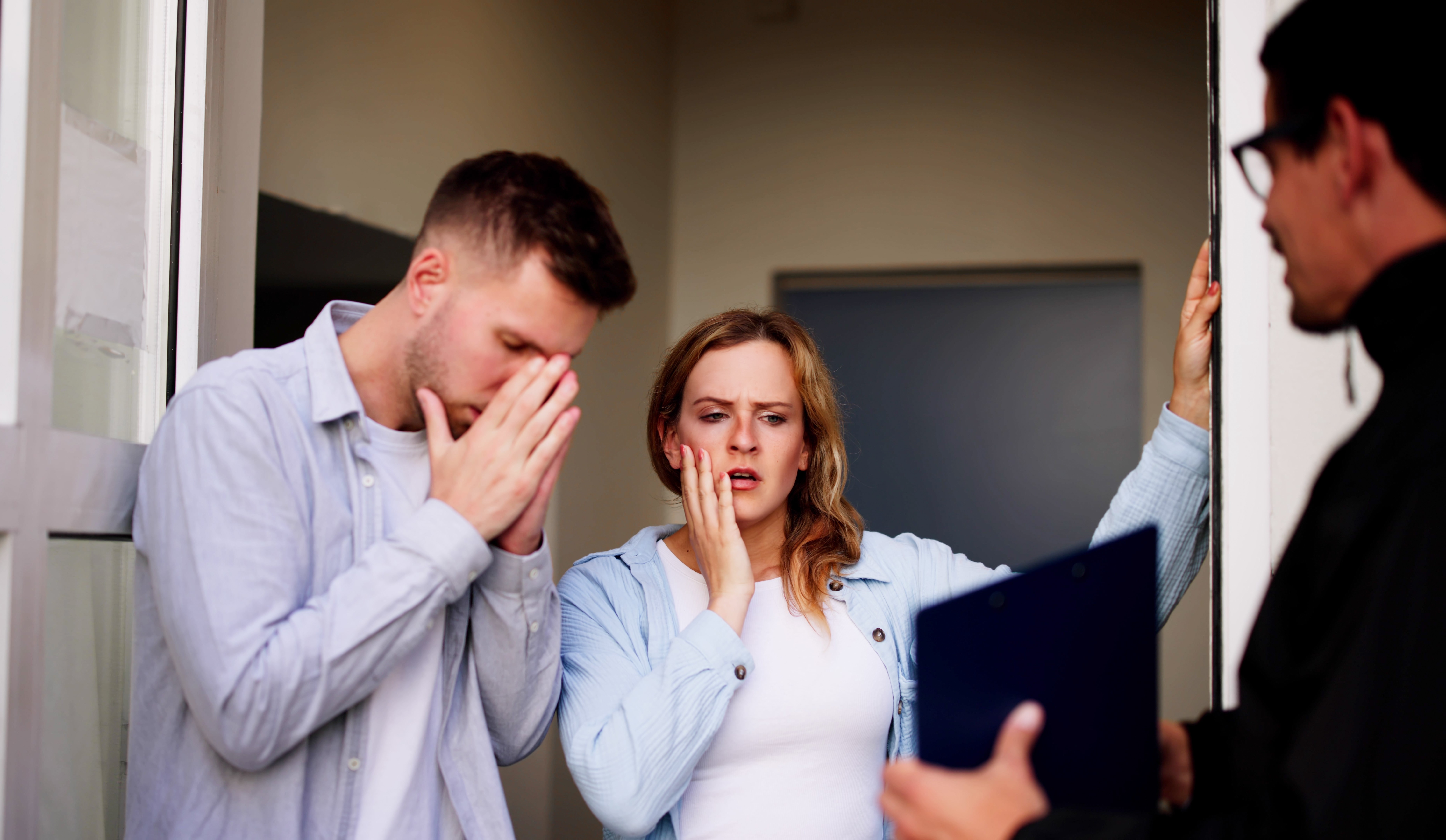 Kupując nieruchomość możesz nie uchronić się przed długami zbywcy, choćby o ile sprawdziłeś księgę wieczystą. Komornik dopisze kolejnych wierzycieli i zlicytuje nowy dobytek