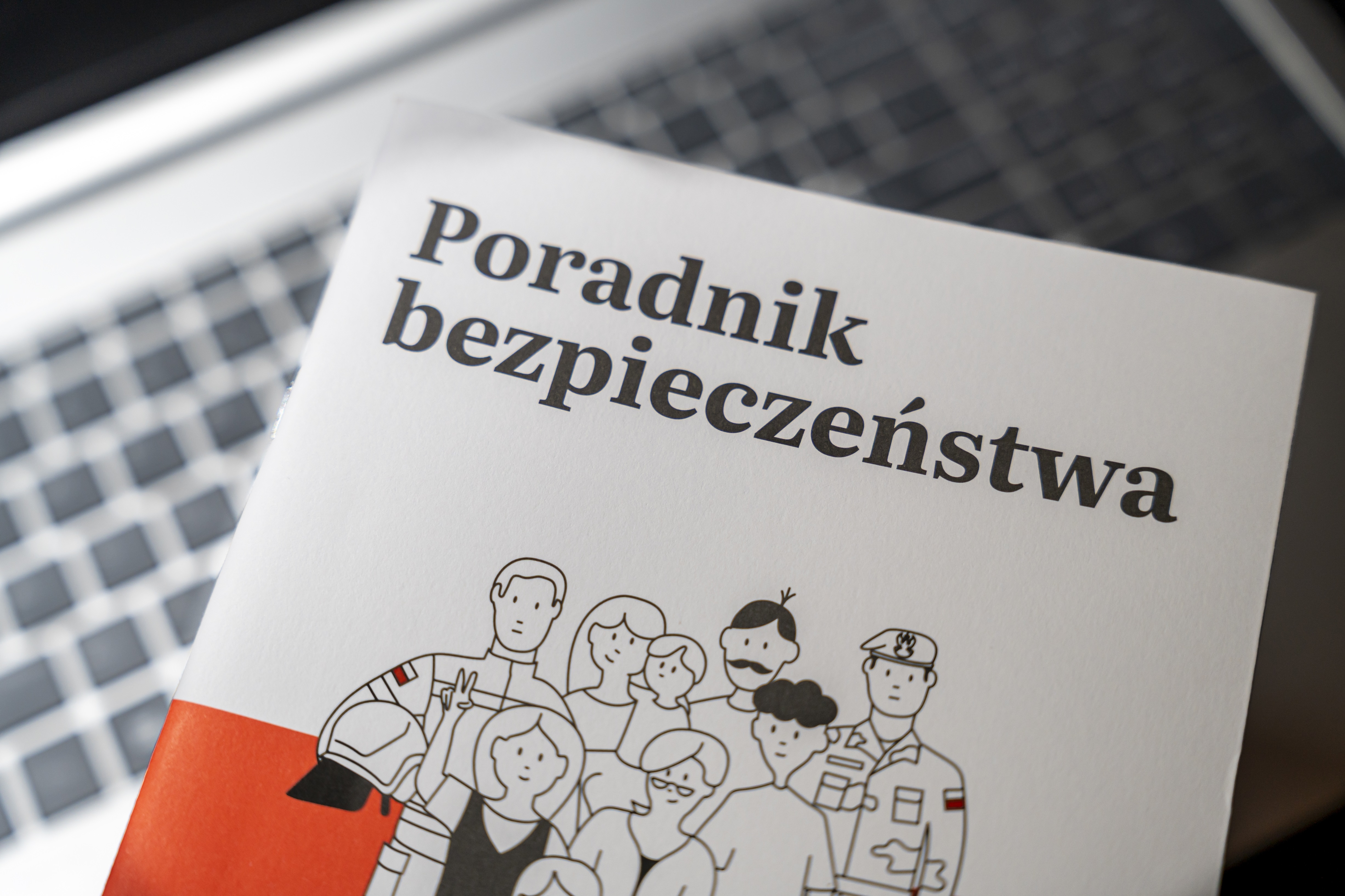 Poradnik bezpieczeństwa dla dzieci i młodzieży. Ma przygotować najmłodszych na sytuacje zagrożenia