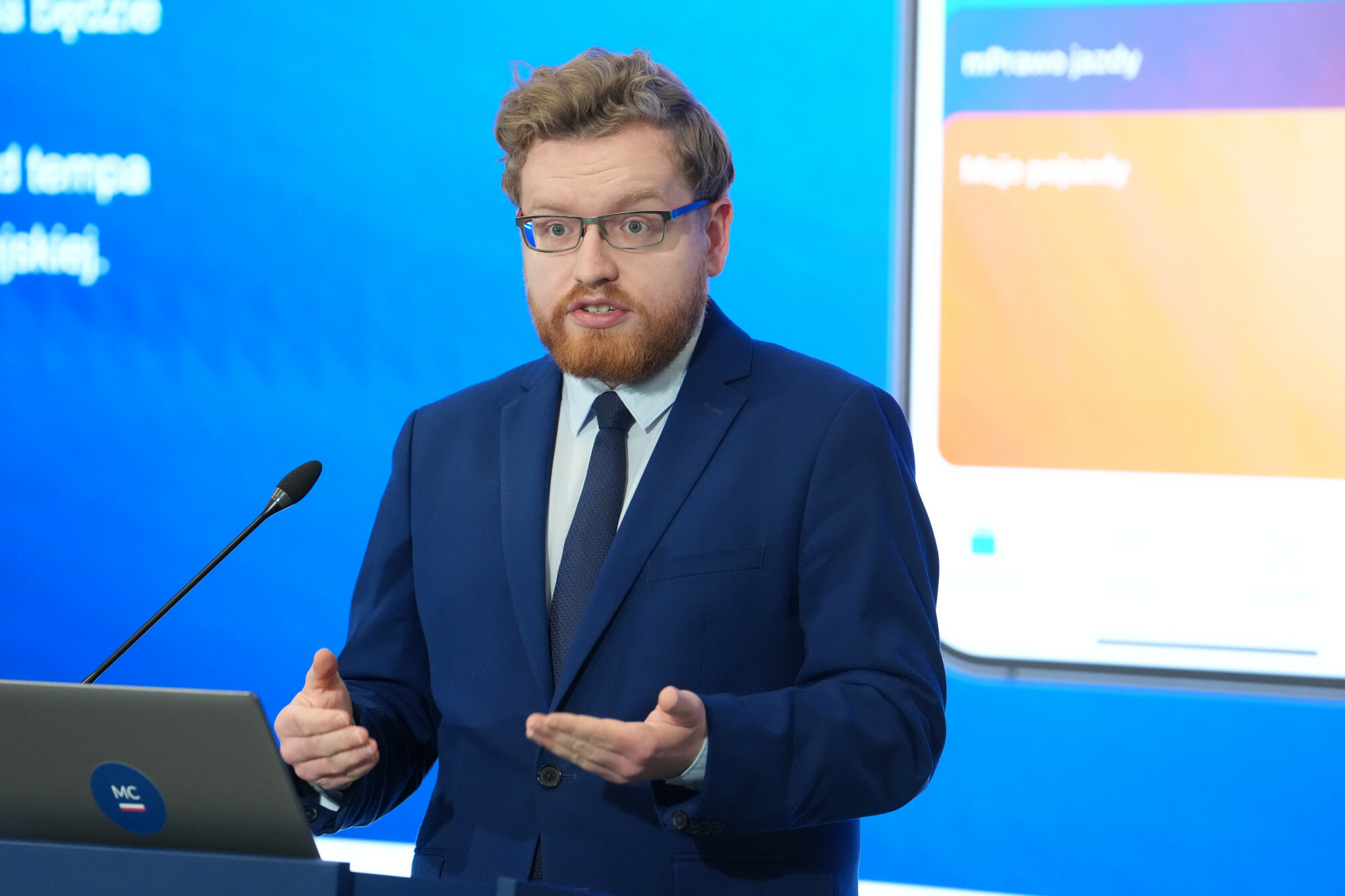 Podatek cyfrowy w Polsce. Projekt już za kilka dni. Rząd ujawnia też plany dotyczące gigafabryki AI