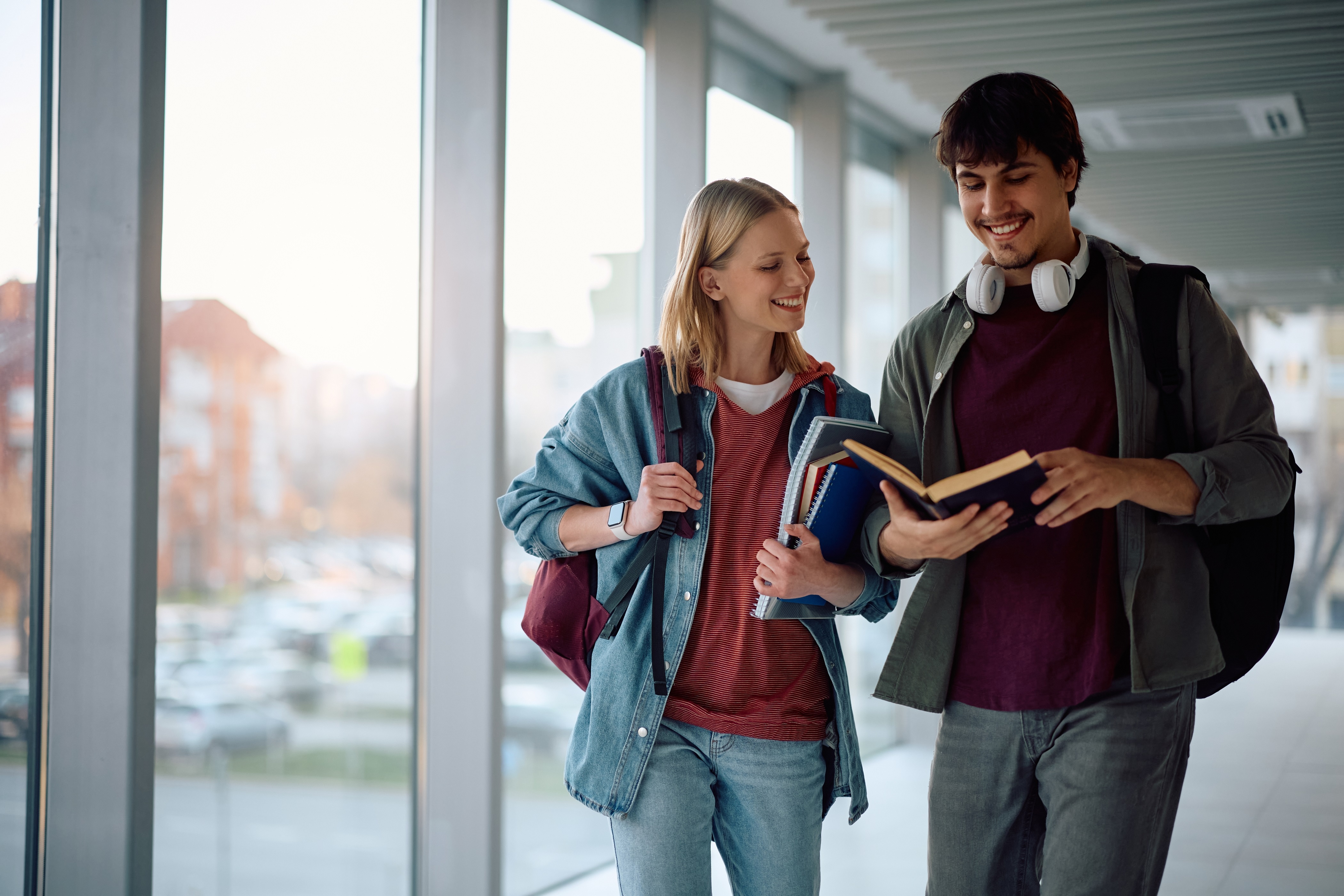 Zarabiają 4 tys., a oczekują prawie 10 tys. zł. Finansowe ambicje polskich studentów [BADANIE]