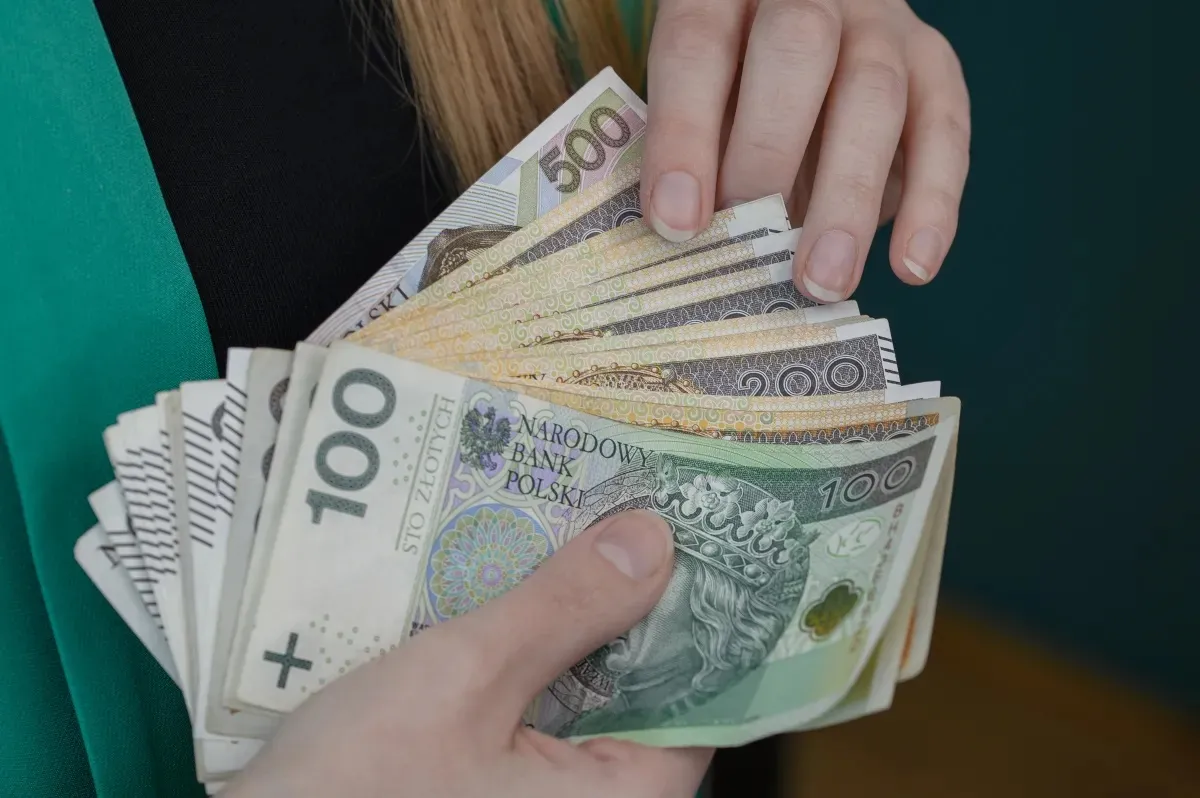 Nie tak prosto z nagrodami jubileuszowymi. Pracodawcy odmawiają za 40 lat pomimo, iż staż wynosi 42 lata i 8 miesięcy