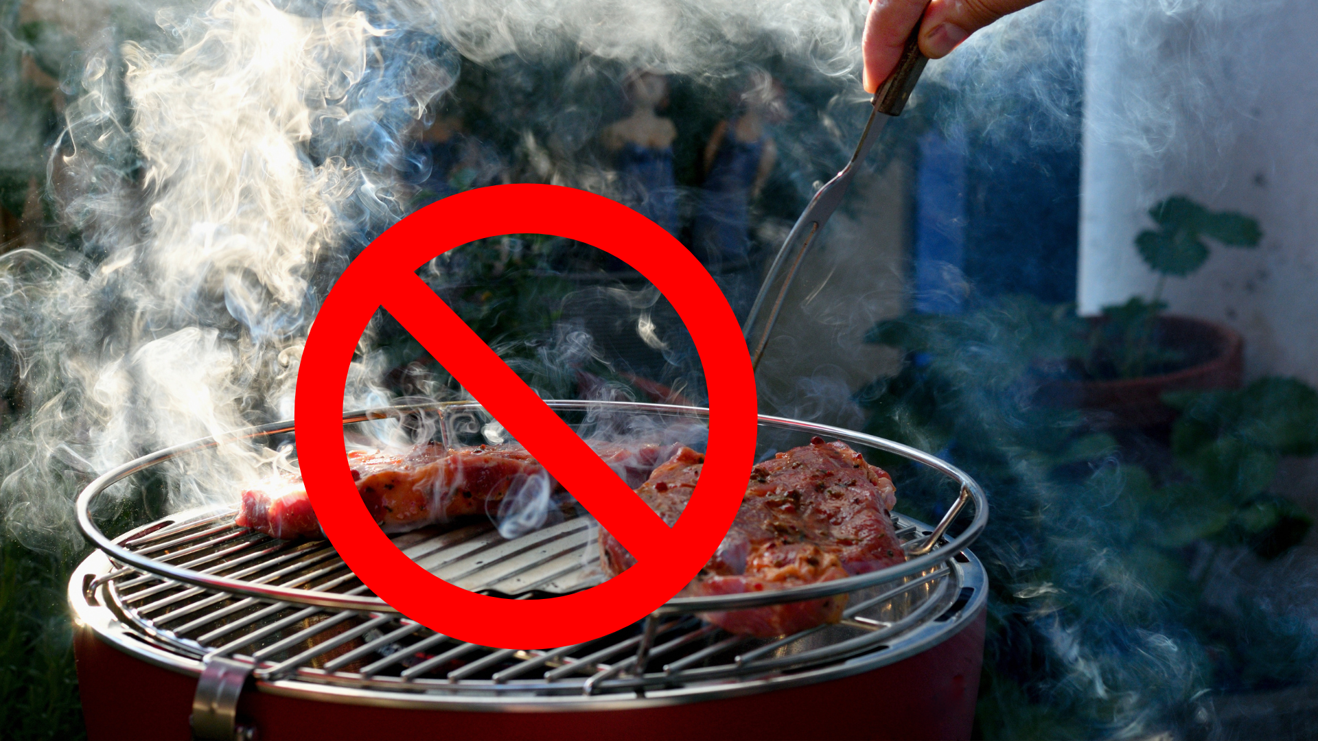 Majówka 2026: 5 500 zł kary za grill na balkonie, a za ognisko w ogrodzie – choćby 11 500 zł grzywny