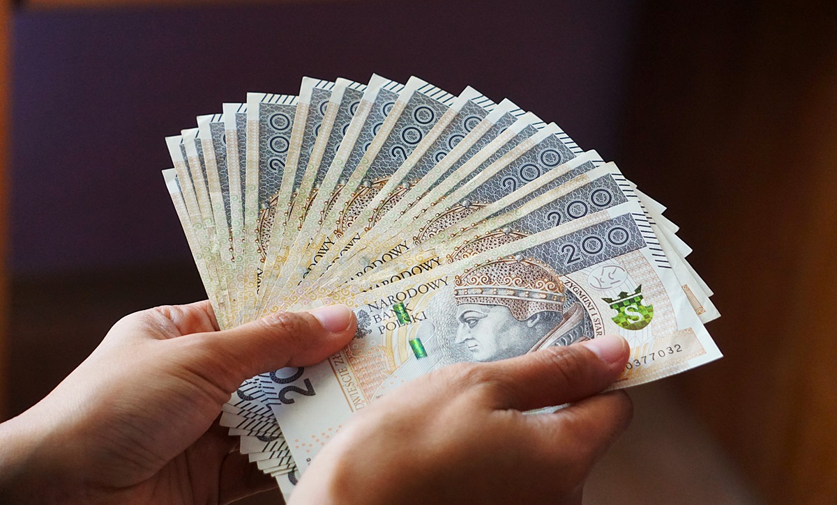 Dofinansowanie 9 tys. zł na osobę, m.in. pracownika 55+ i niepełnosprawną. Nabór tylko do 22 maja 2026 r. [PARP]