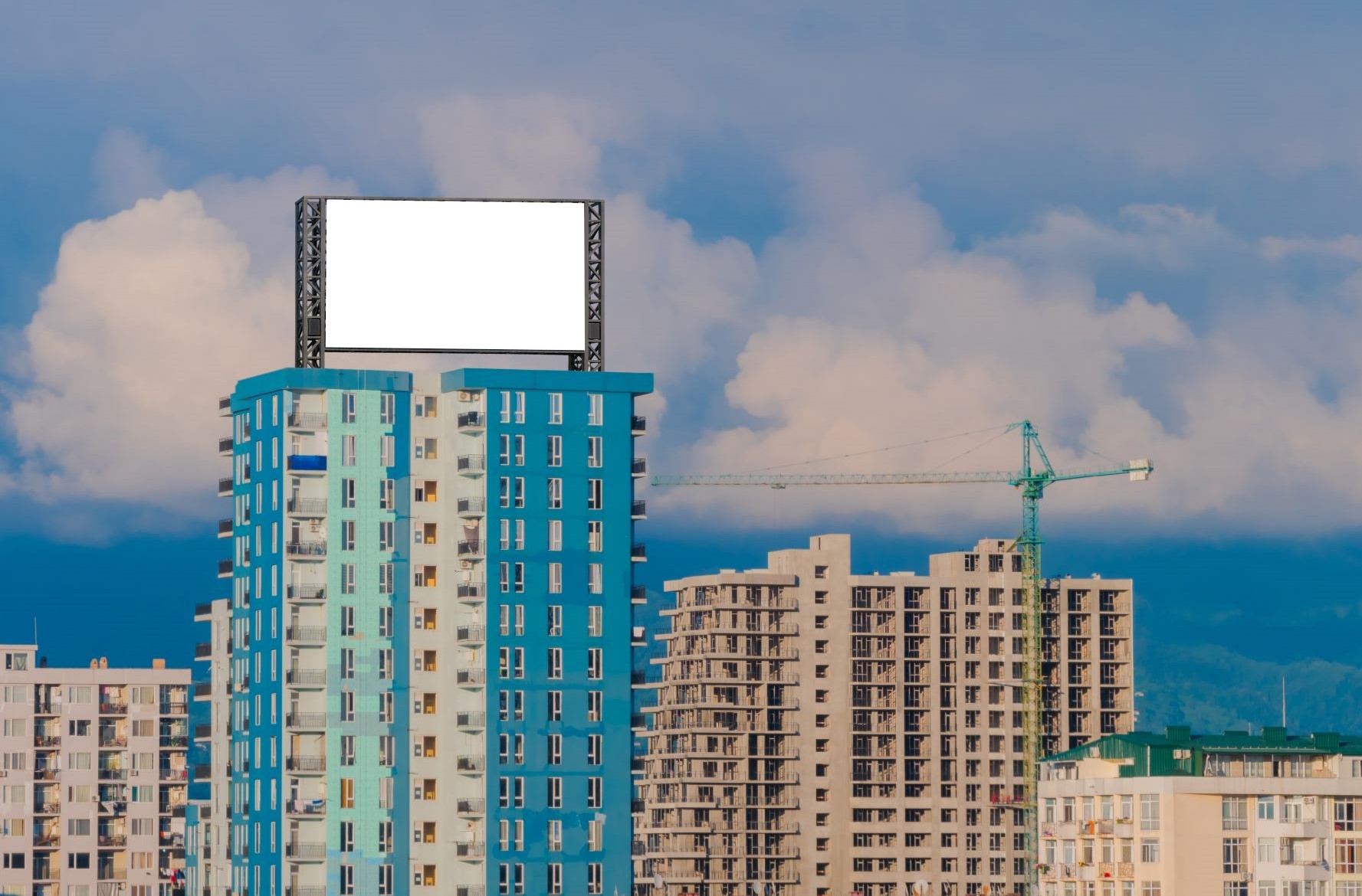 Czy dochody wspólnoty mieszkaniowej z wynajmu powierzchni elewacji lub dachu (np. pod reklamy, czy anteny) są zwolnione z CIT? Po korzystne rozstrzygnięcie trzeba iść do sądu