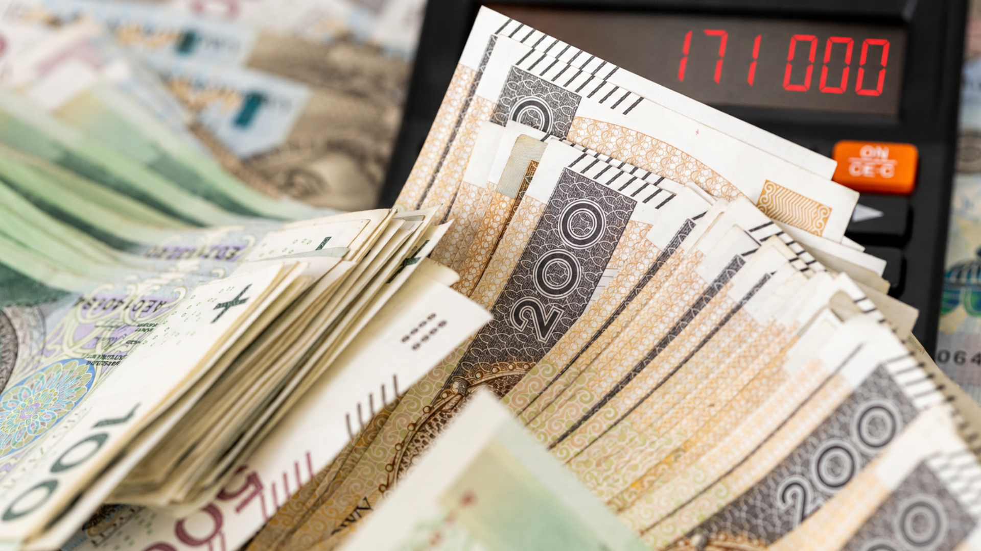 Konta OKI od 2027 roku: wady i zalety pokazane na konkretnych liczbach. Pobiorą podatek choćby przy stracie z inwestycji