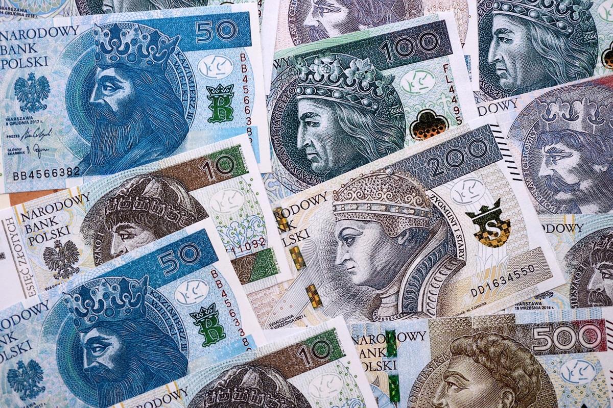 5-10 tys. zł w ogłoszeniach o pracę. Jak pracodawcy radzą sobie z nowymi przepisami o wynagrodzeniach?