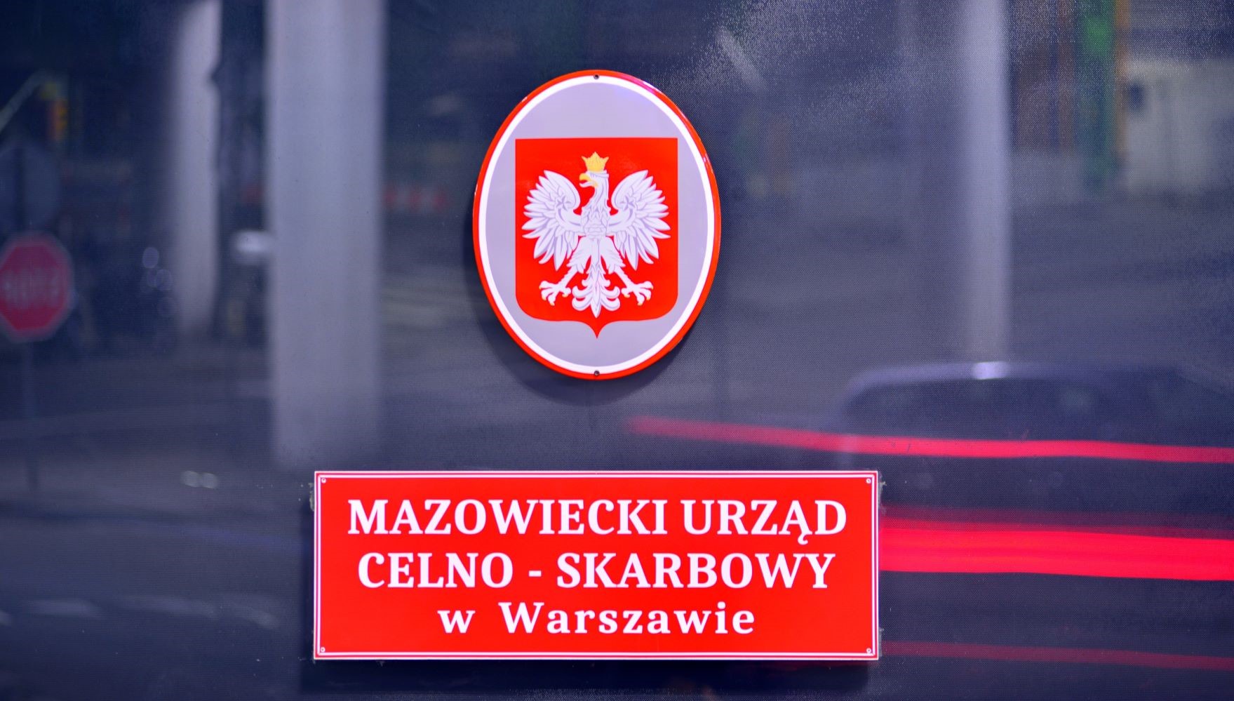Dług celny i odpowiedzialność solidarna firm w sporach z UCS. Kiedy cudzy błąd może stać się Twoim problemem
