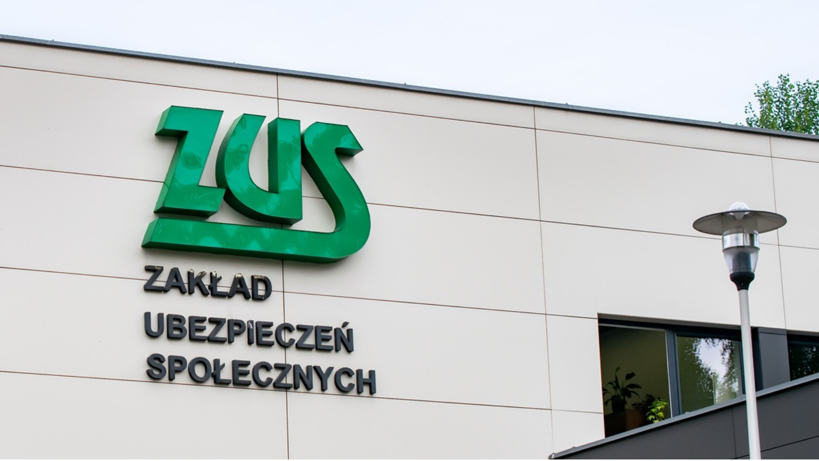 14 sierpnia nic nie załatwisz w ZUS? Wszystkie placówki stacjonarne będą zamknięte
