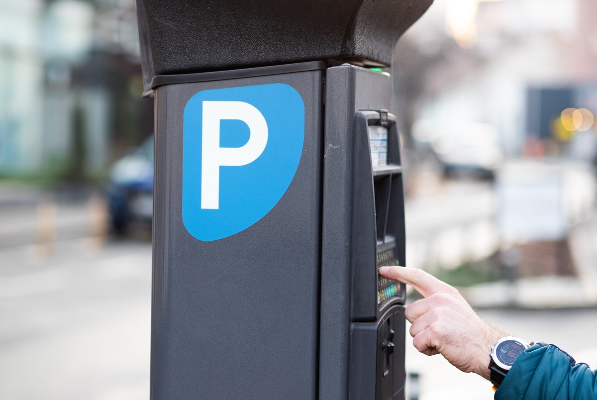 Zwolnienia z opłat parkingowych dla honorowych krwiodawców. Co na to przepisy?