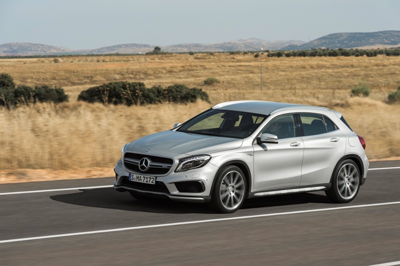 Mercedes Gla 45 Amg Suv O Osiagach Sportowego Coupe Premiery I Zapowiedzi Motonews Infor Pl